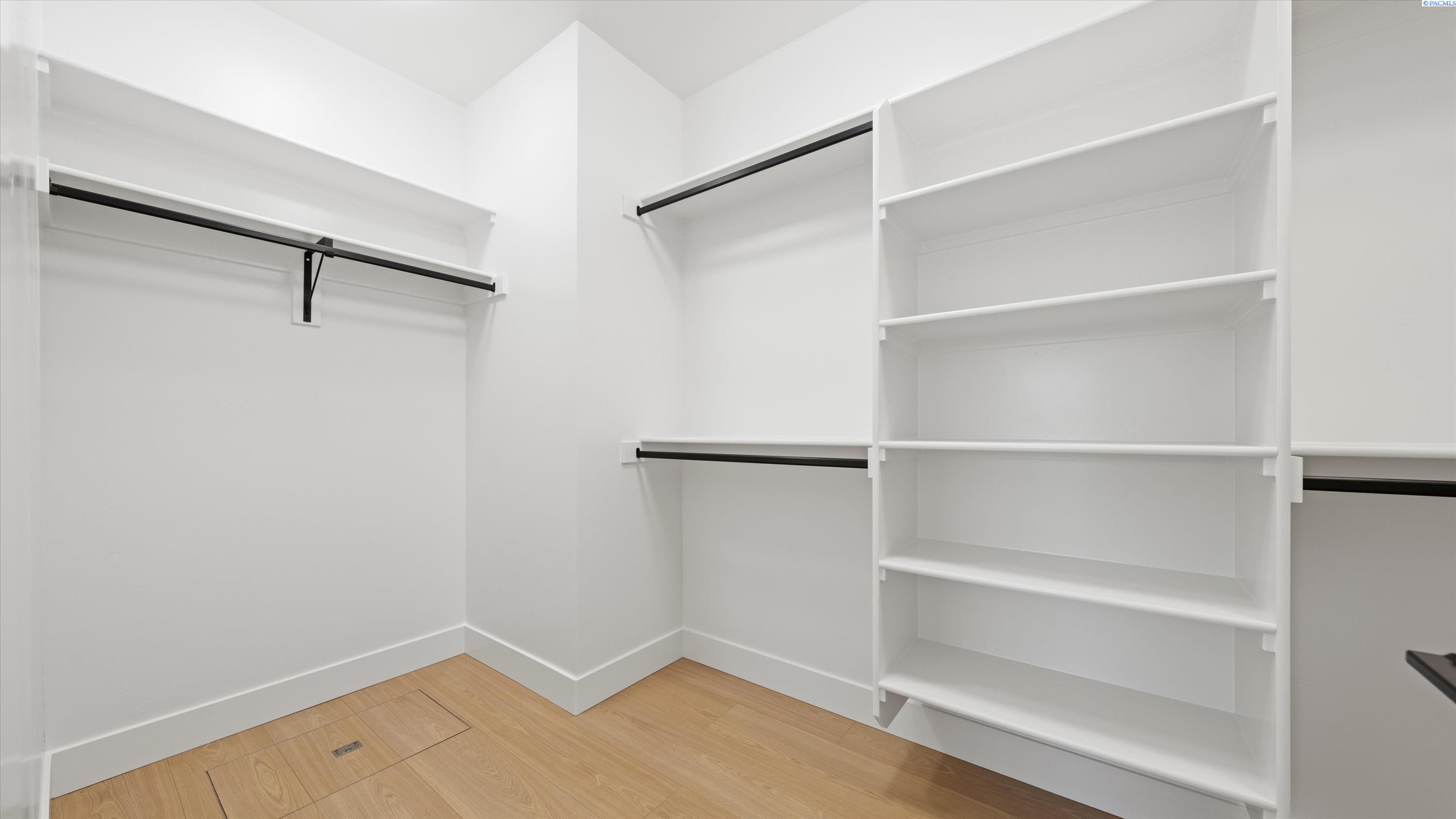 Richland, Washington, 99352, United States, 3 Bedrooms Bedrooms, ,2 BathroomsBathrooms,Residential,For Sale,2000656