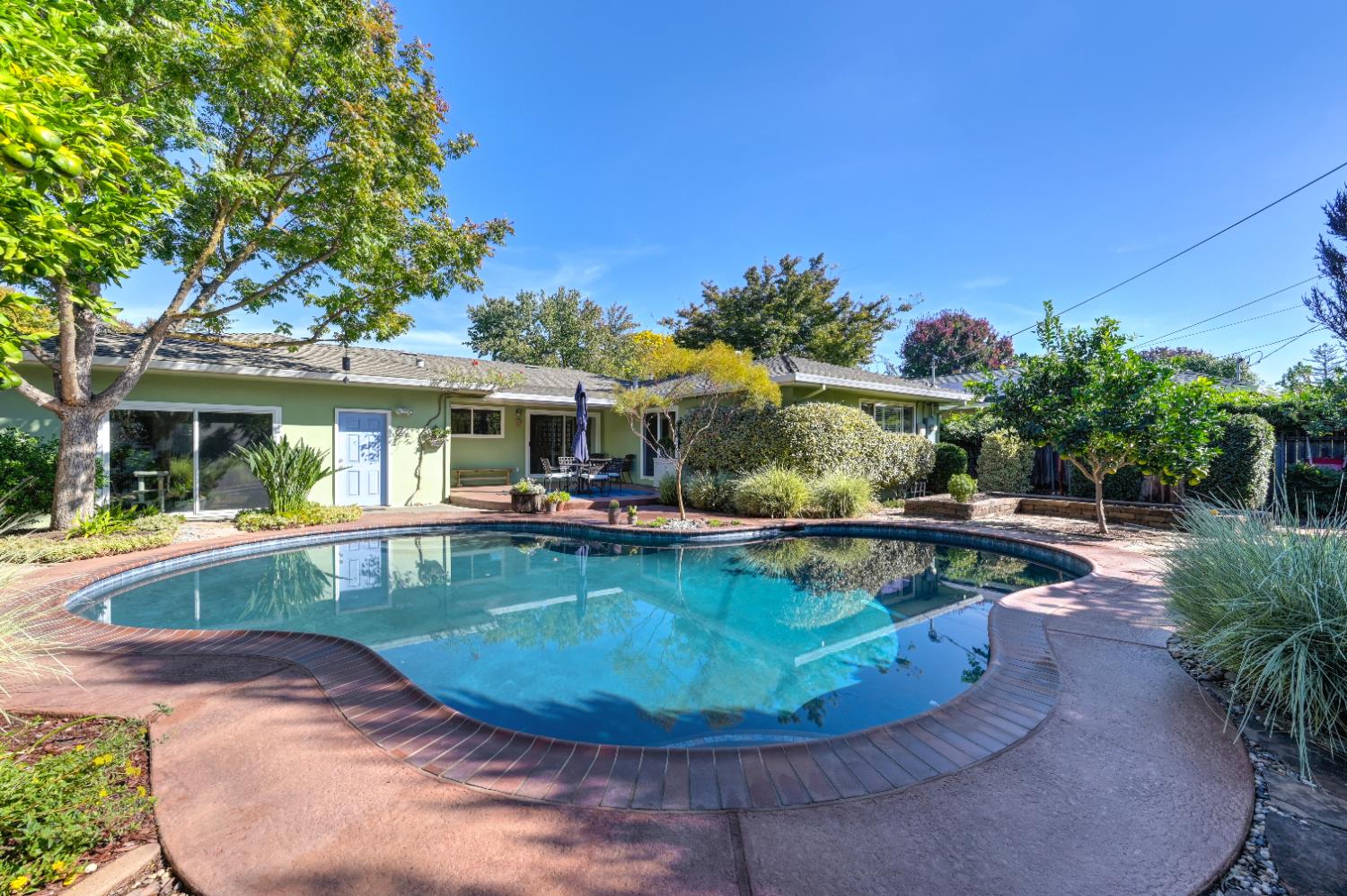 Sacramento, California, 95819, United States, 3 Bedrooms Bedrooms, ,2 BathroomsBathrooms,Residential,For Sale,1987598