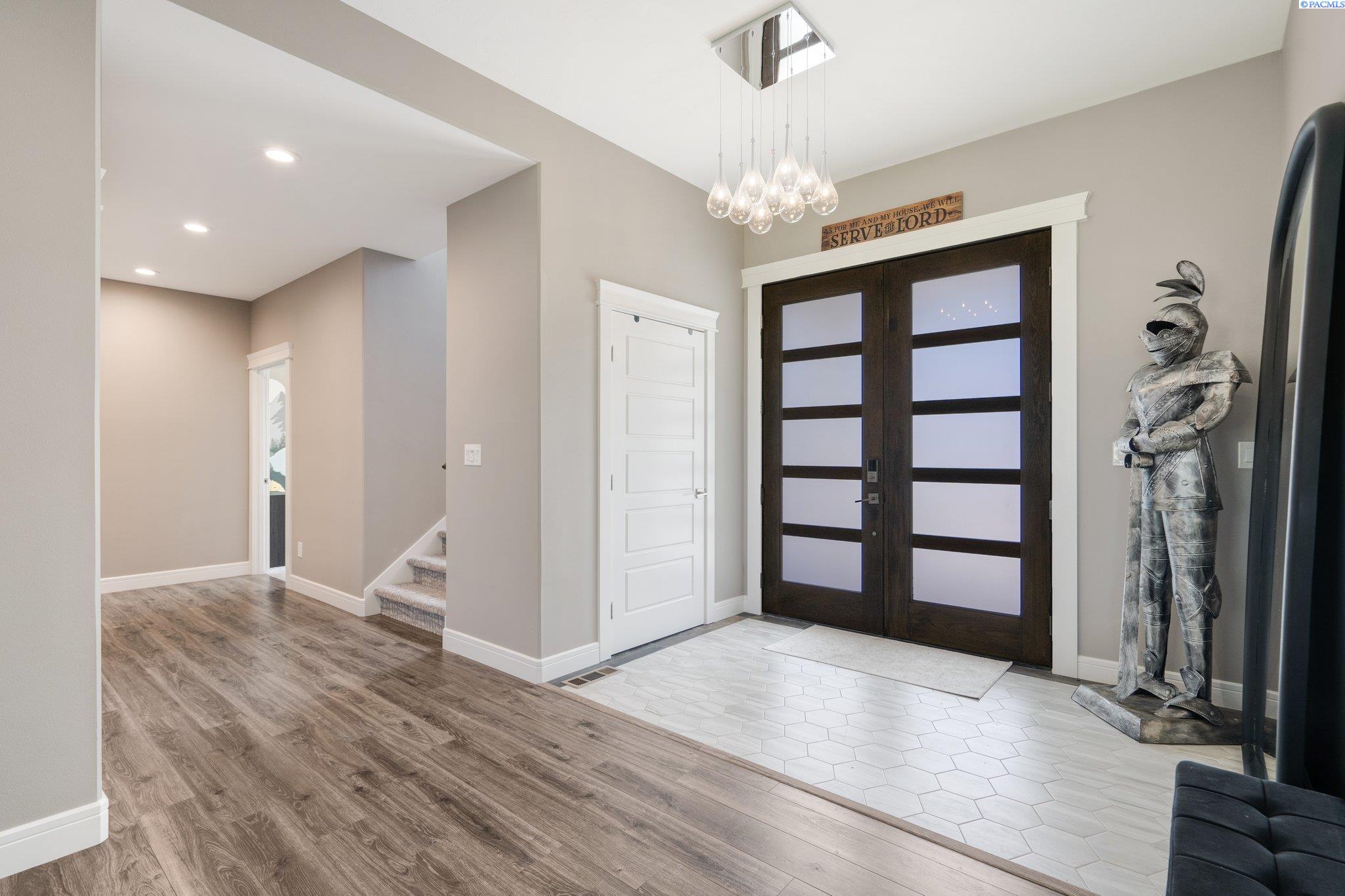 Kennewick, Washington, 99337, United States, 6 Bedrooms Bedrooms, ,4 BathroomsBathrooms,Residential,For Sale,1767844