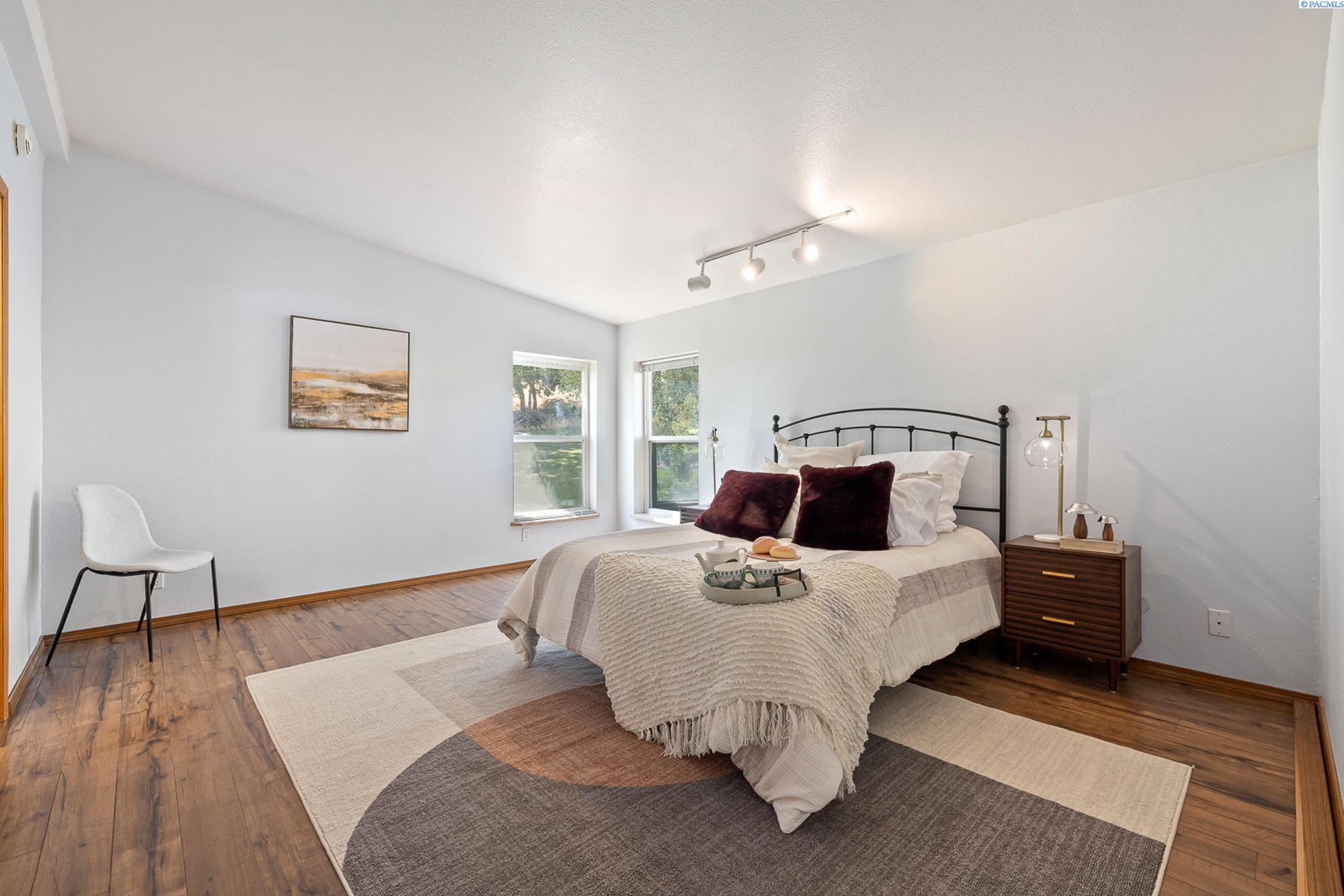 Eltopia, Washington, 99330, United States, 4 Bedrooms Bedrooms, ,1 BathroomBathrooms,Residential,For Sale,1901493