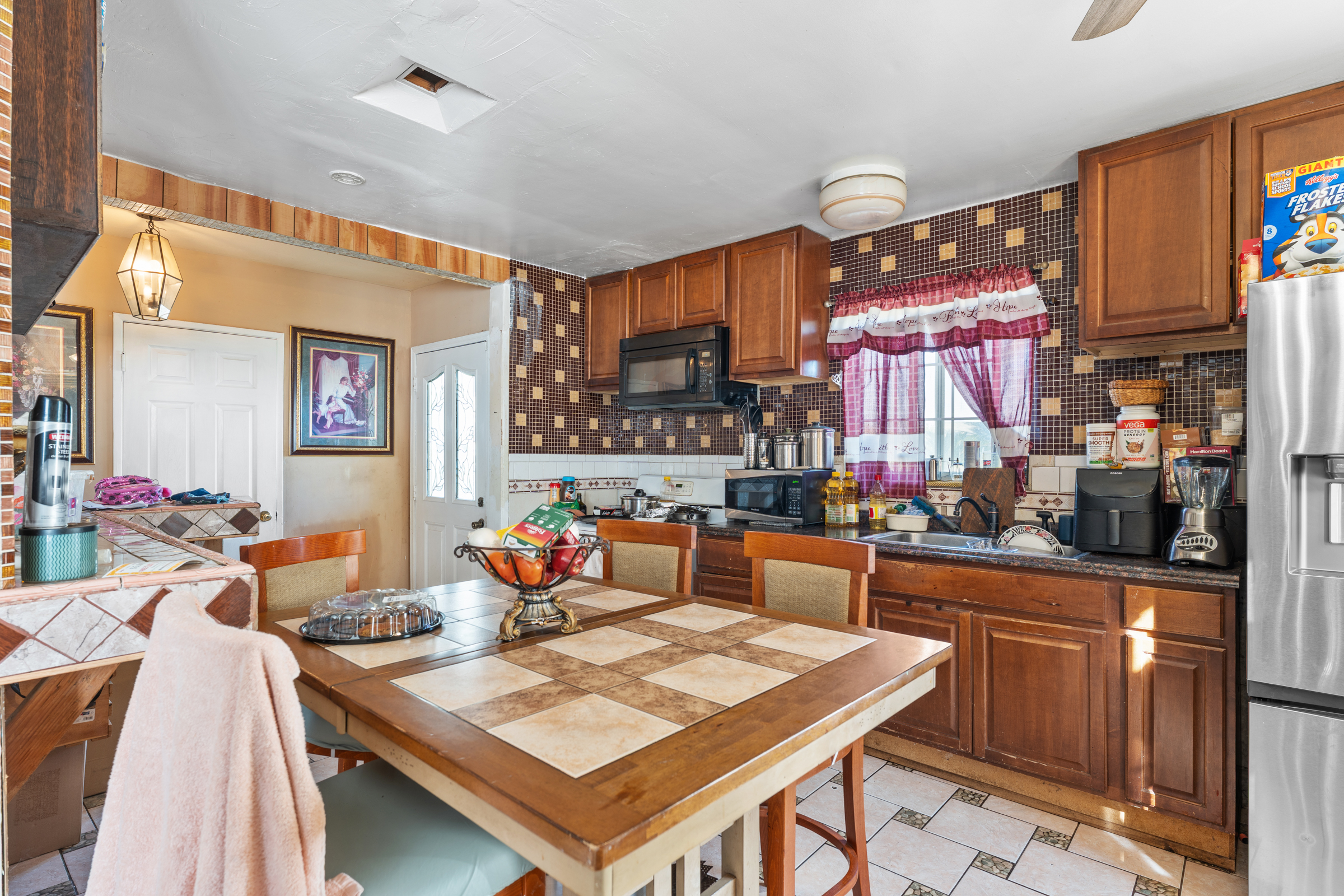 Riverside, California, 92503, United States, 3 Bedrooms Bedrooms, ,2 BathroomsBathrooms,Residential,For Sale,2005895