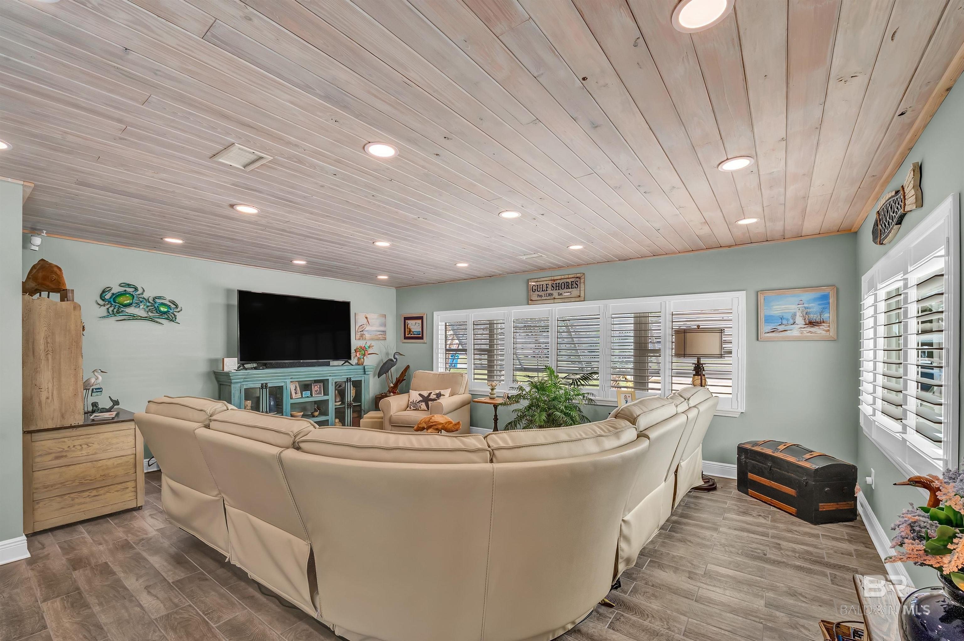 Gulf Shores, Alabama, 36542, United States, 4 Bedrooms Bedrooms, ,3 BathroomsBathrooms,Residential,For Sale,1979178