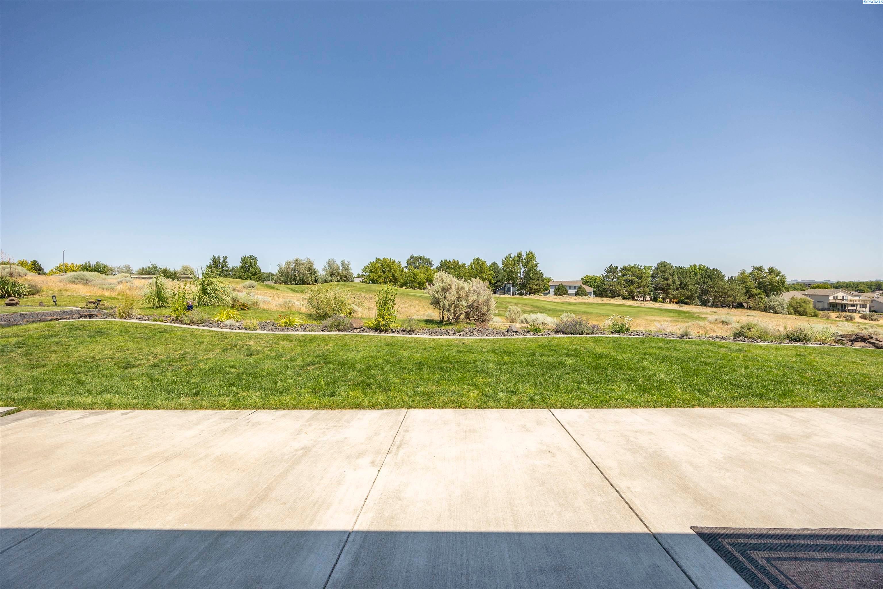 Richland, Washington, 99354, United States, 4 Bedrooms Bedrooms, ,3 BathroomsBathrooms,Residential,For Sale,1998079