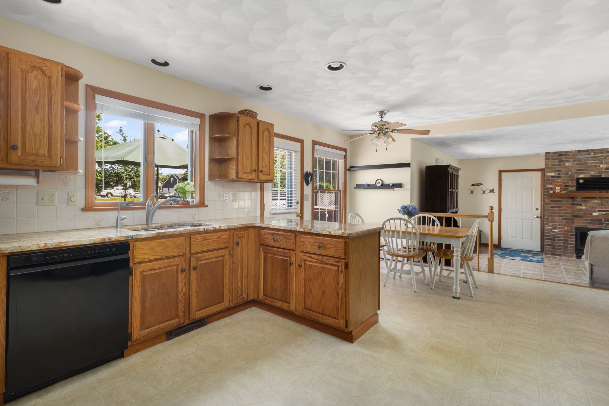  227 Prospect Avenue, Middletown, RI 02842 - 物件實景