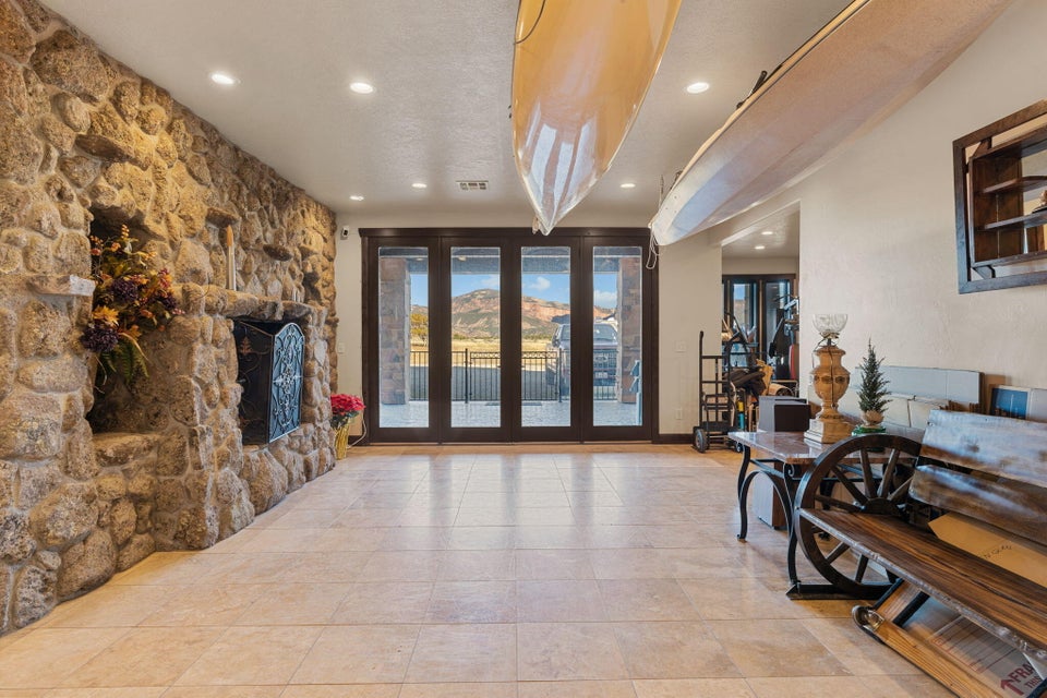 New Harmony, Utah, 84757, United States, 5 Bedrooms Bedrooms, ,6 BathroomsBathrooms,Residential,For Sale,2000791