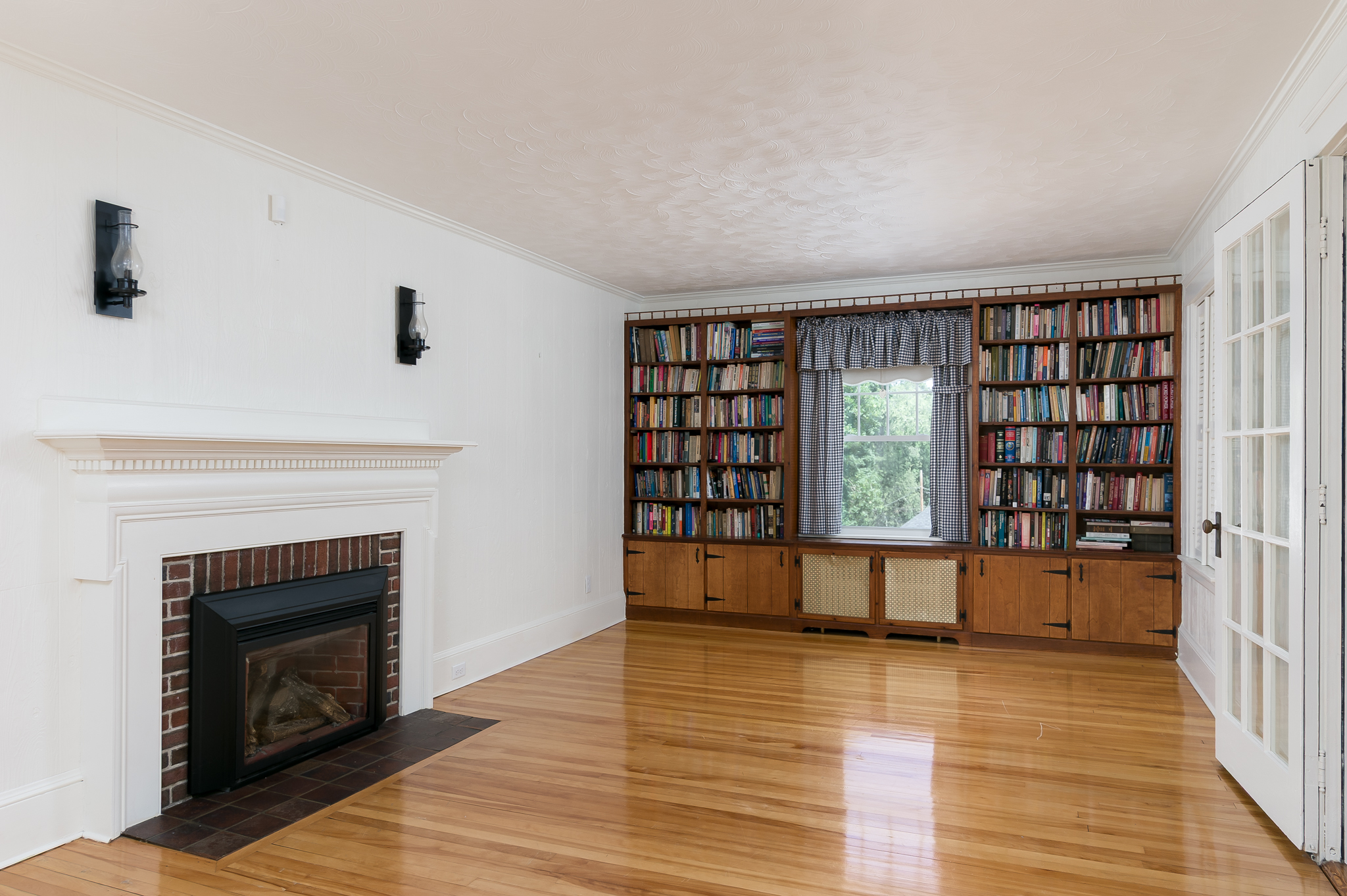 Worcester, Massachusetts, 01603, United States, 3 Bedrooms Bedrooms, ,2 BathroomsBathrooms,Residential,For Sale,1923898