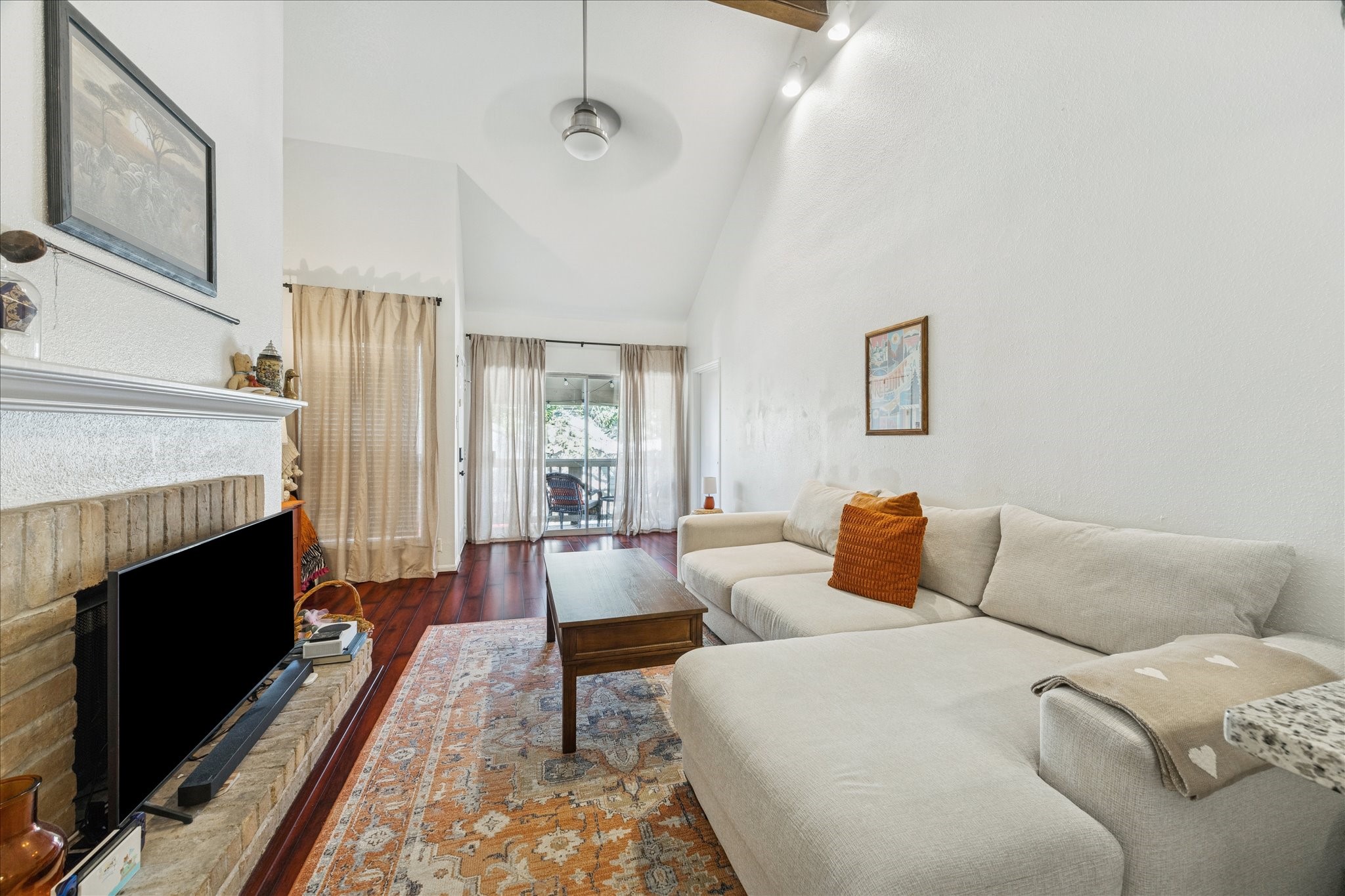  2100 Tanglewilde Street #318 - 物件實景