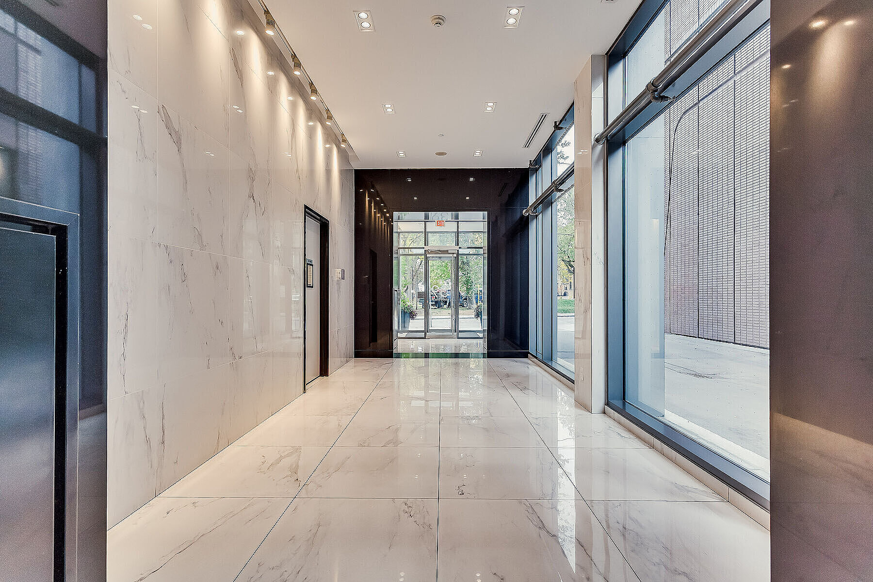  Sophisticated and Spacious - 物件實景