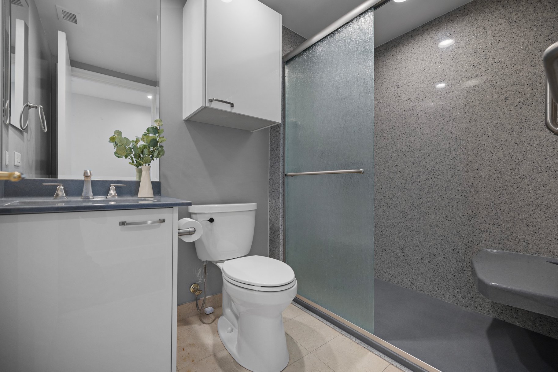  Sophisticated High-Rise Living at Turnberry Place - 物件實景