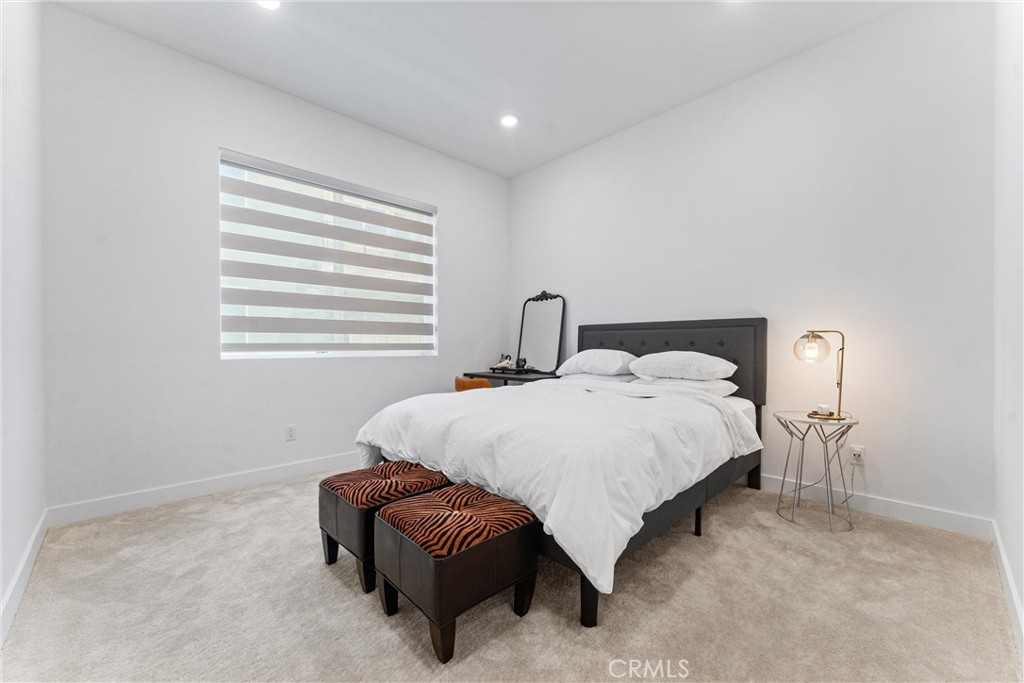 Irvine, California, 92618, United States, 2 Bedrooms Bedrooms, ,2 BathroomsBathrooms,Residential,For Sale,1988212