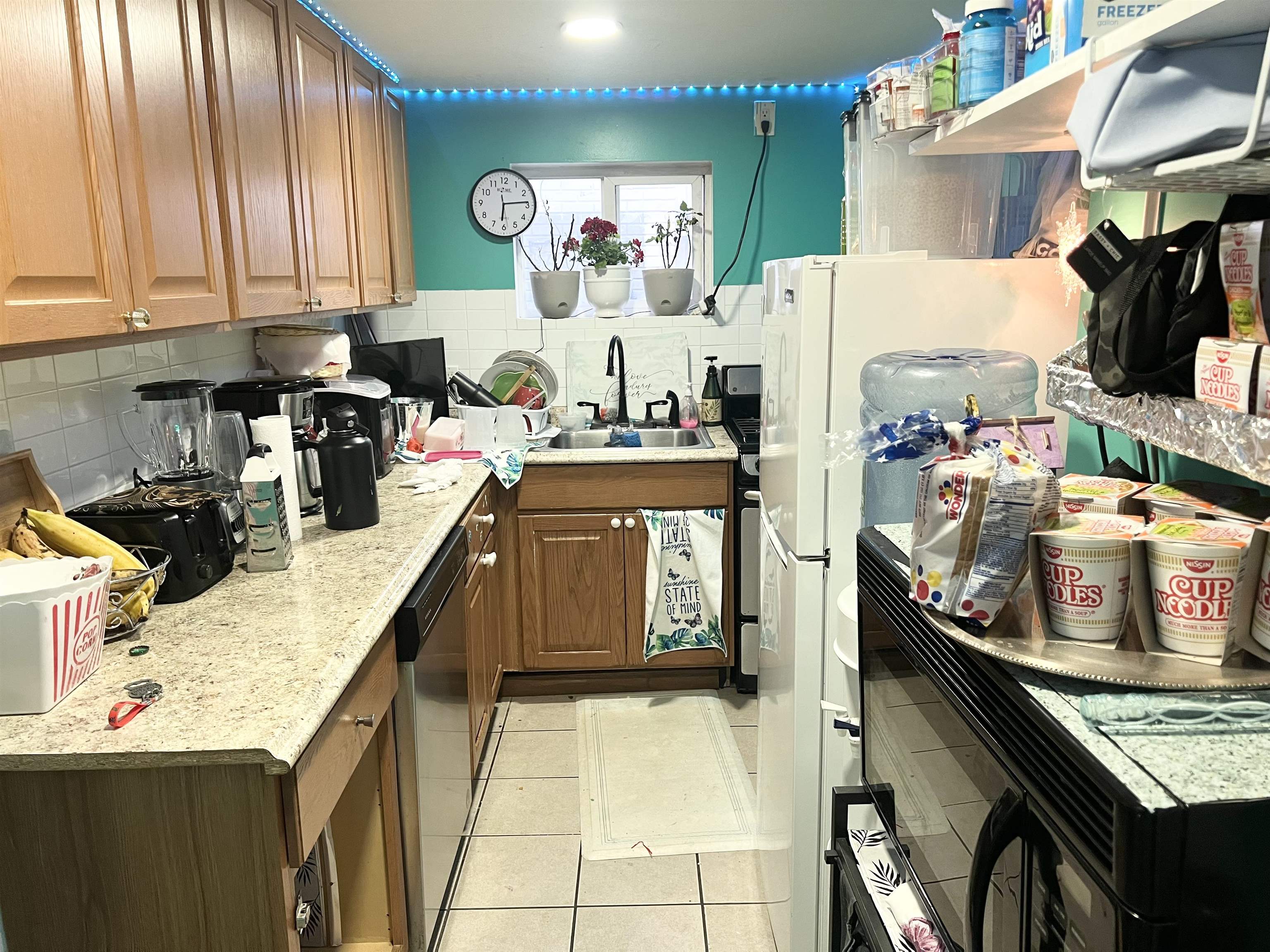 West New York, New Jersey, 07093, United States, 5 Bedrooms Bedrooms, ,2 BathroomsBathrooms,Residential,For Sale,1890881