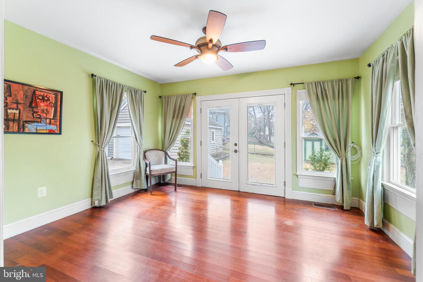 Hyattsville, Maryland, 20781, United States, 3 Bedrooms Bedrooms, ,1 BathroomBathrooms,Residential,For Sale,1998955