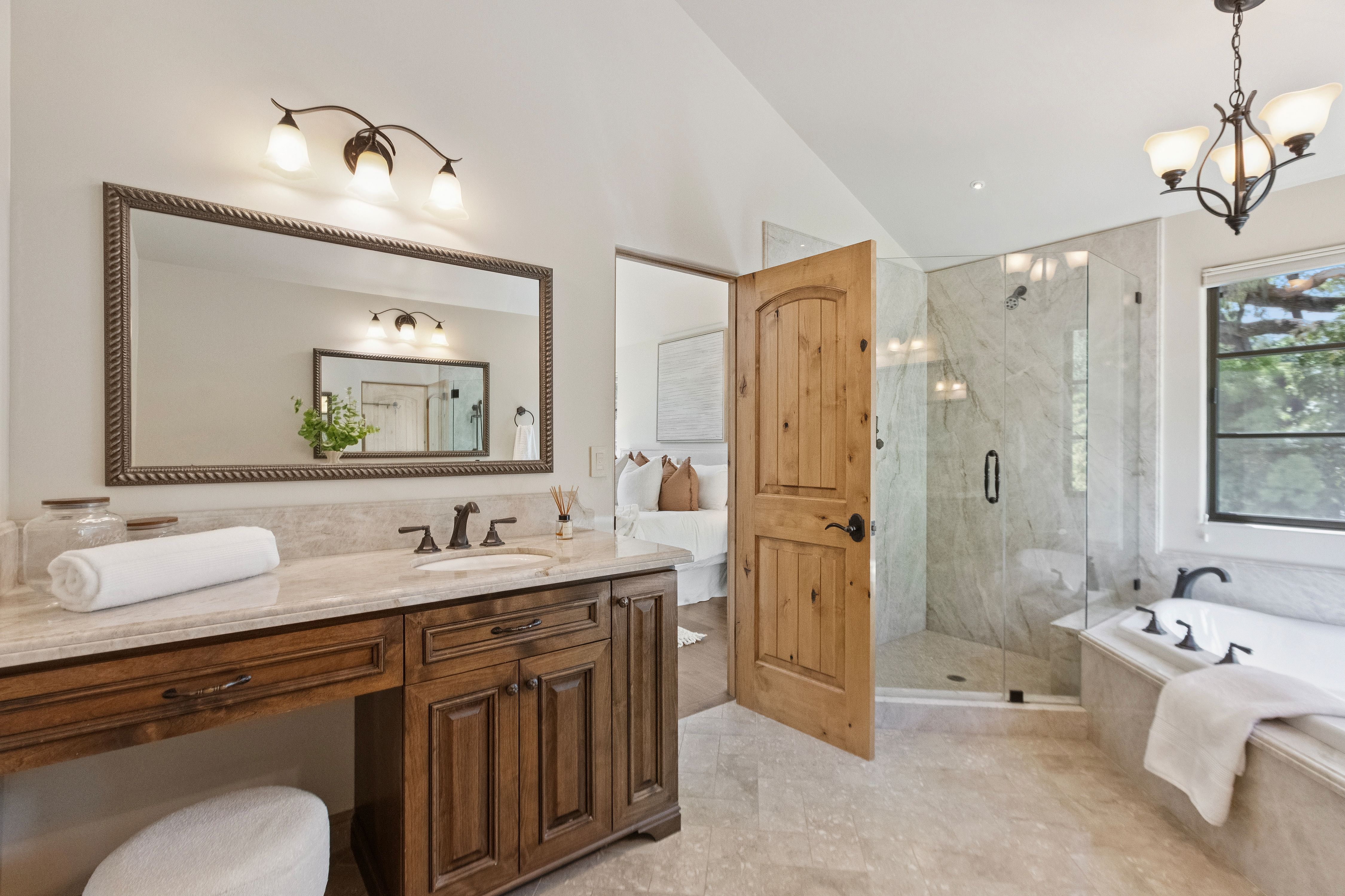  Mediterranean-Style Beauty with Garden Escape - 物件實景