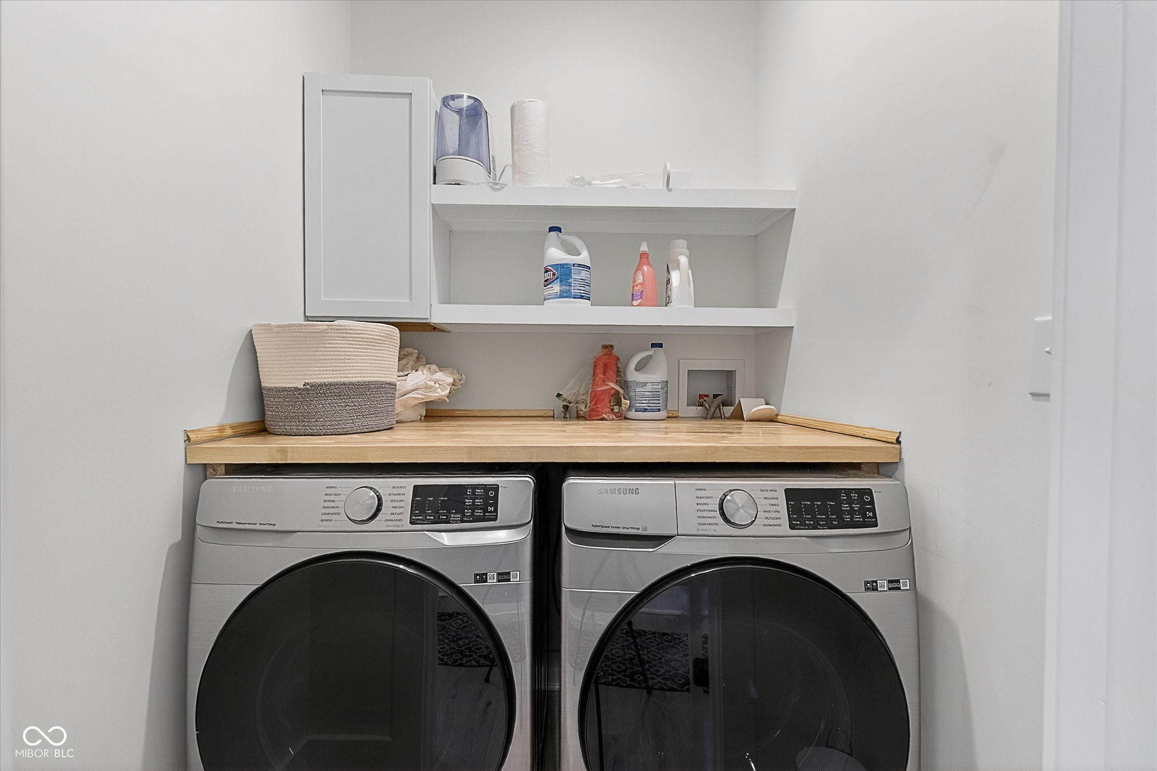 Indianapolis, Indiana, 46202, United States, 4 Bedrooms Bedrooms, ,5 BathroomsBathrooms,Residential,For Sale,2008591