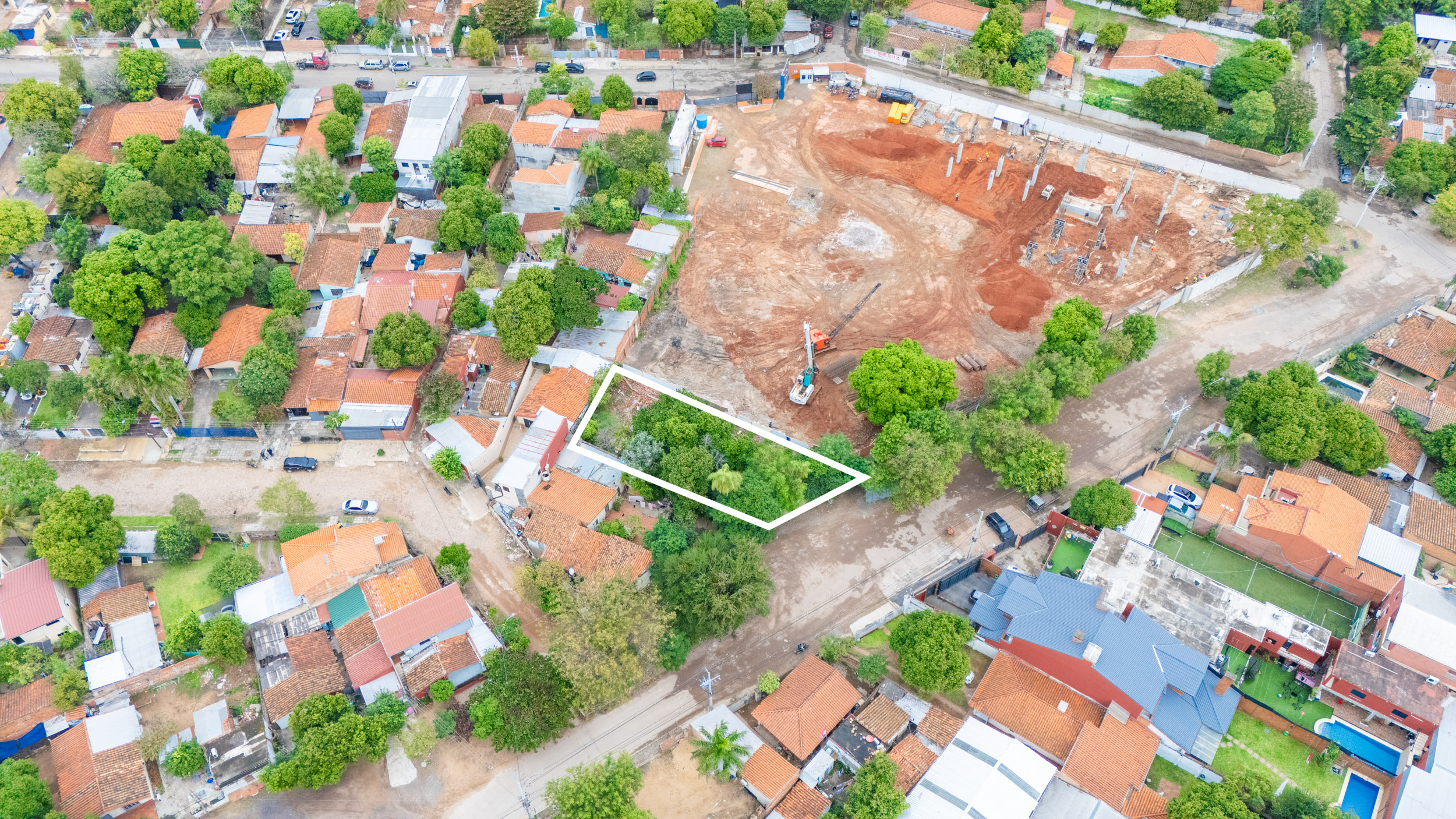  Spacious Lot for Sale in Santísima Trinidad - 物件實景