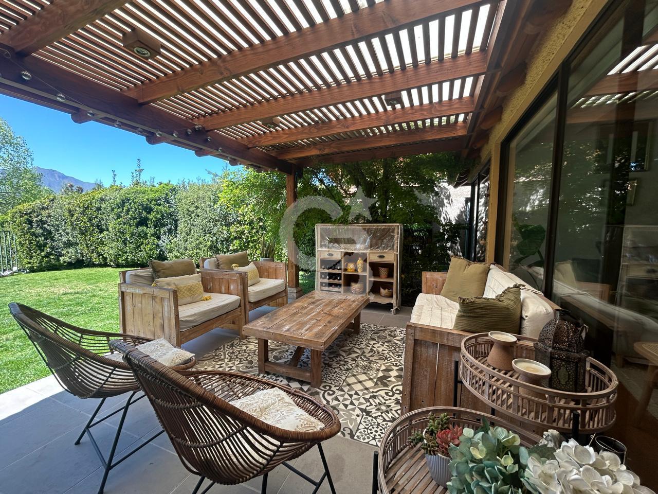 Lo Barnechea, Chile, 5 Bedrooms Bedrooms, ,4 BathroomsBathrooms,Residential,For Sale,1966346