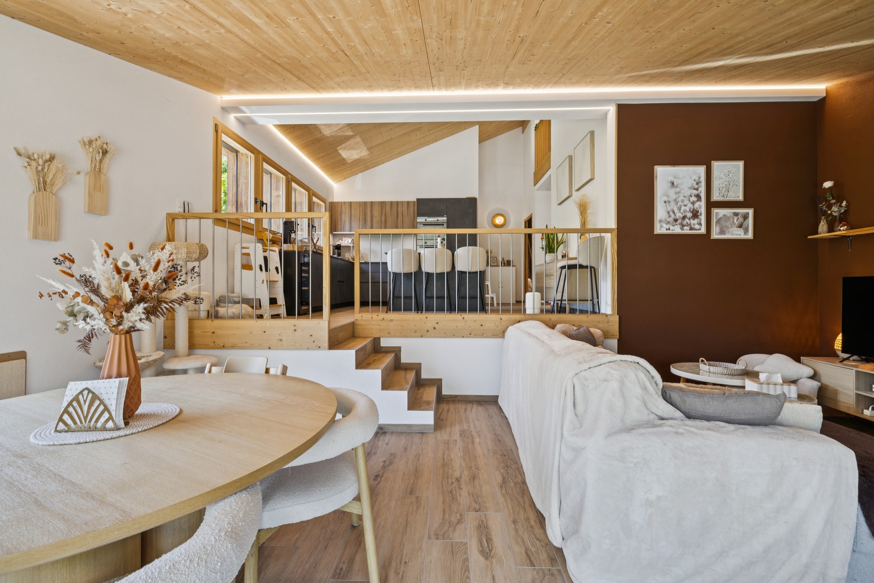  Exceptional triplex apartment in the heart of Saillon
