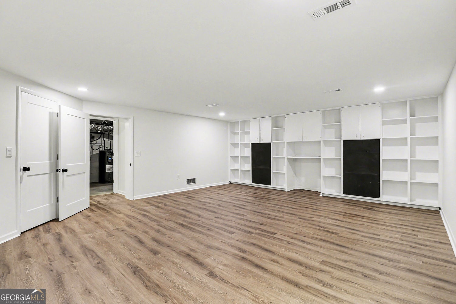 Atlanta, Georgia, 30345, United States, 4 Bedrooms Bedrooms, ,3 BathroomsBathrooms,Residential,For Sale,2007890