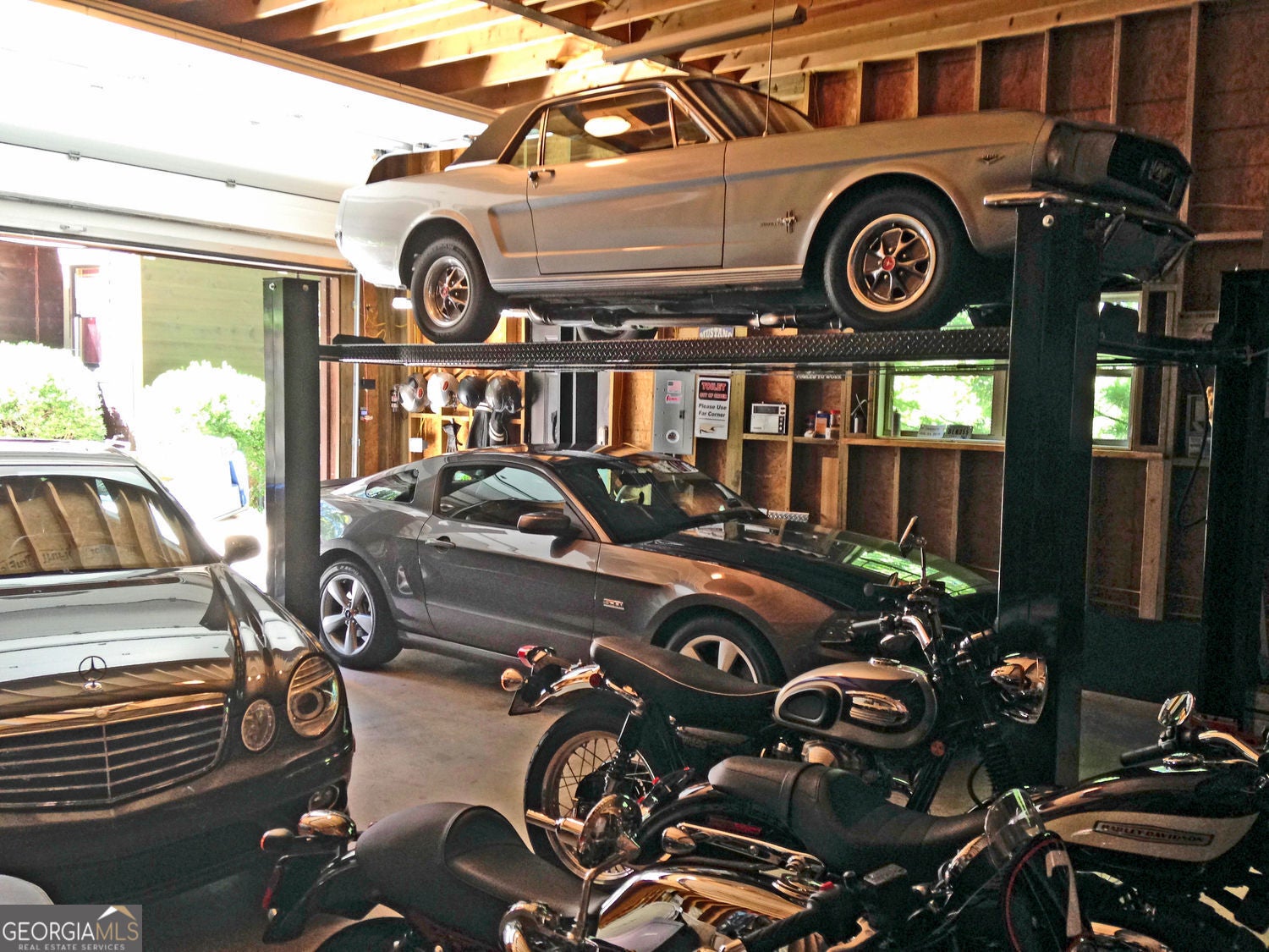 Ellijay, Georgia, 30540, United States, 3 Bedrooms Bedrooms, ,4 BathroomsBathrooms,Residential,For Sale,1952403