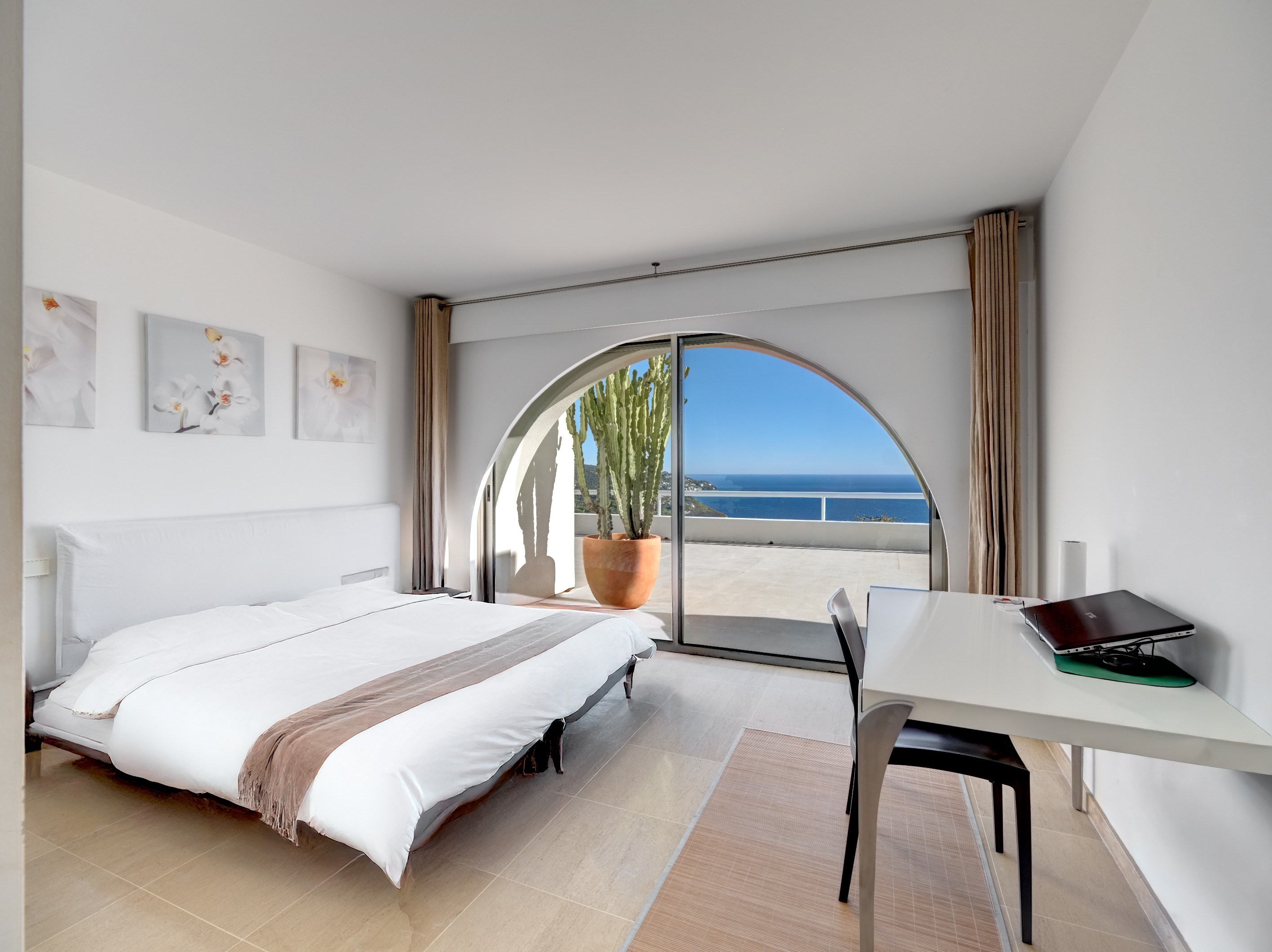  Contemporary villa with panoramic sea view for sale in Sainte-Maxime - 物件實景