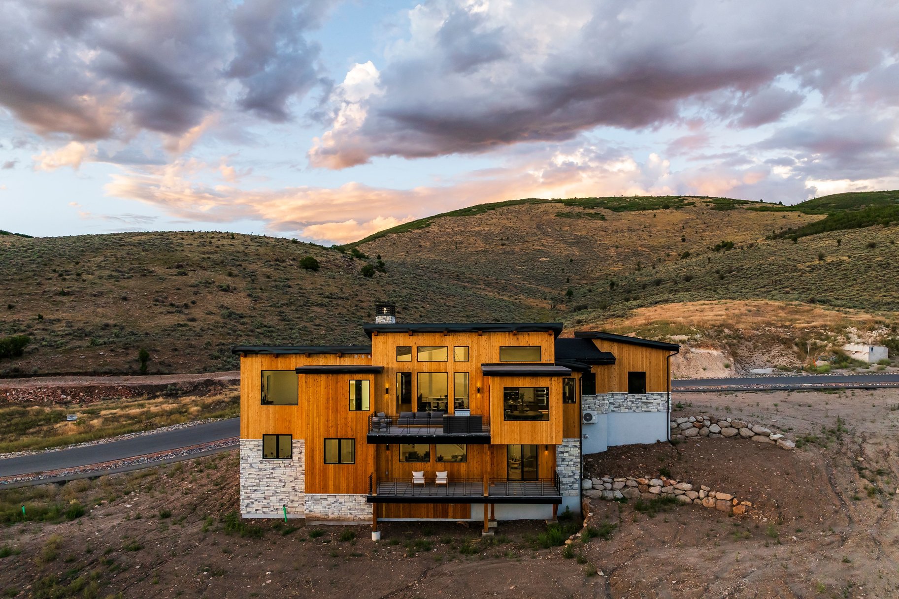  New Build Mountain Modern Home with Expansive Views - 物件實景