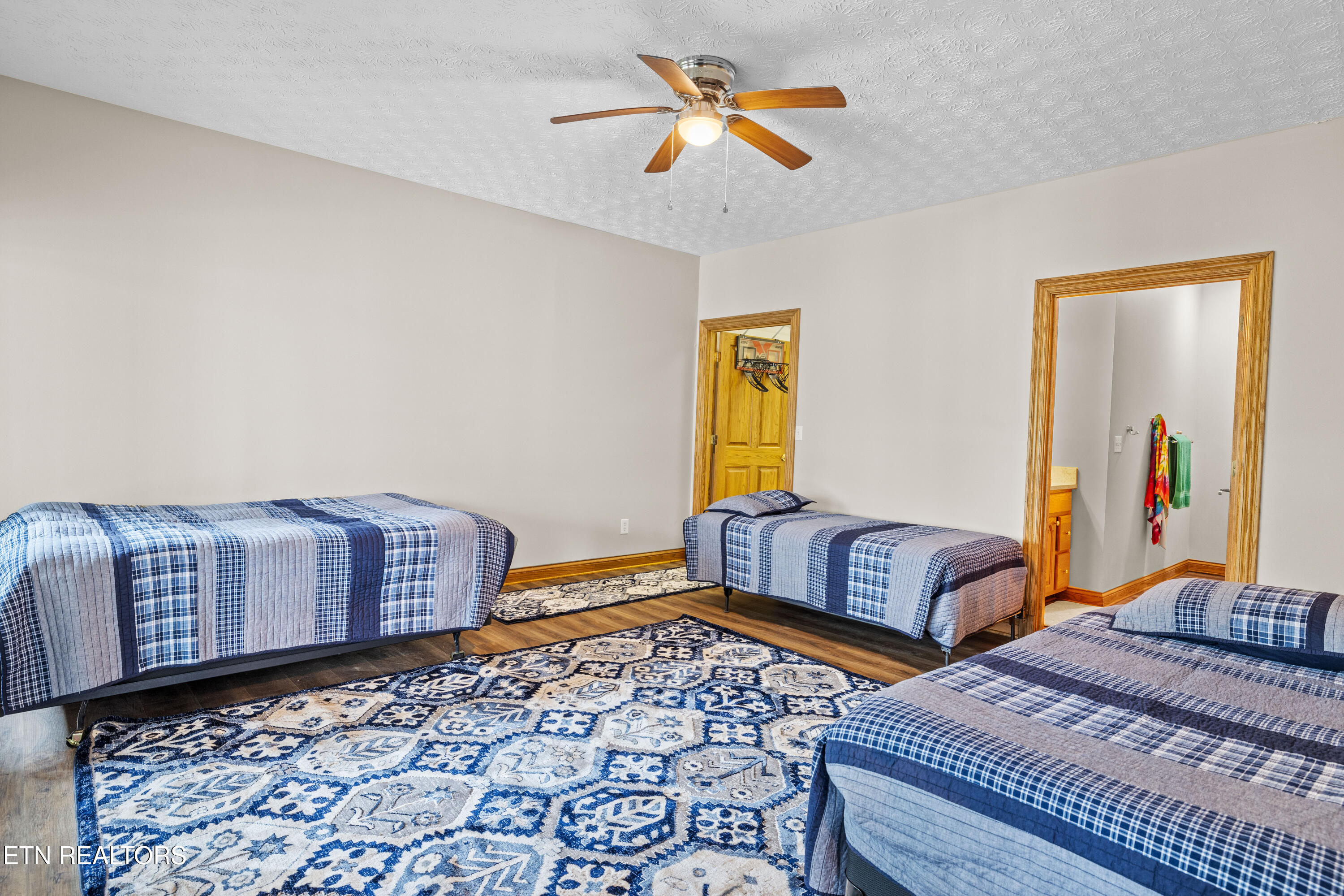 LaFollette, Tennessee, 37766, United States, 3 Bedrooms Bedrooms, ,4 BathroomsBathrooms,Residential,For Sale,1979718