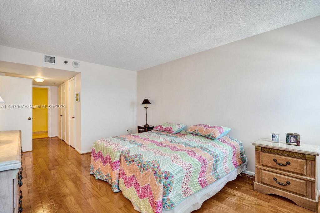 Hollywood, Florida, 33019, United States, 2 Bedrooms Bedrooms, ,2 BathroomsBathrooms,Residential,For Sale,1918580