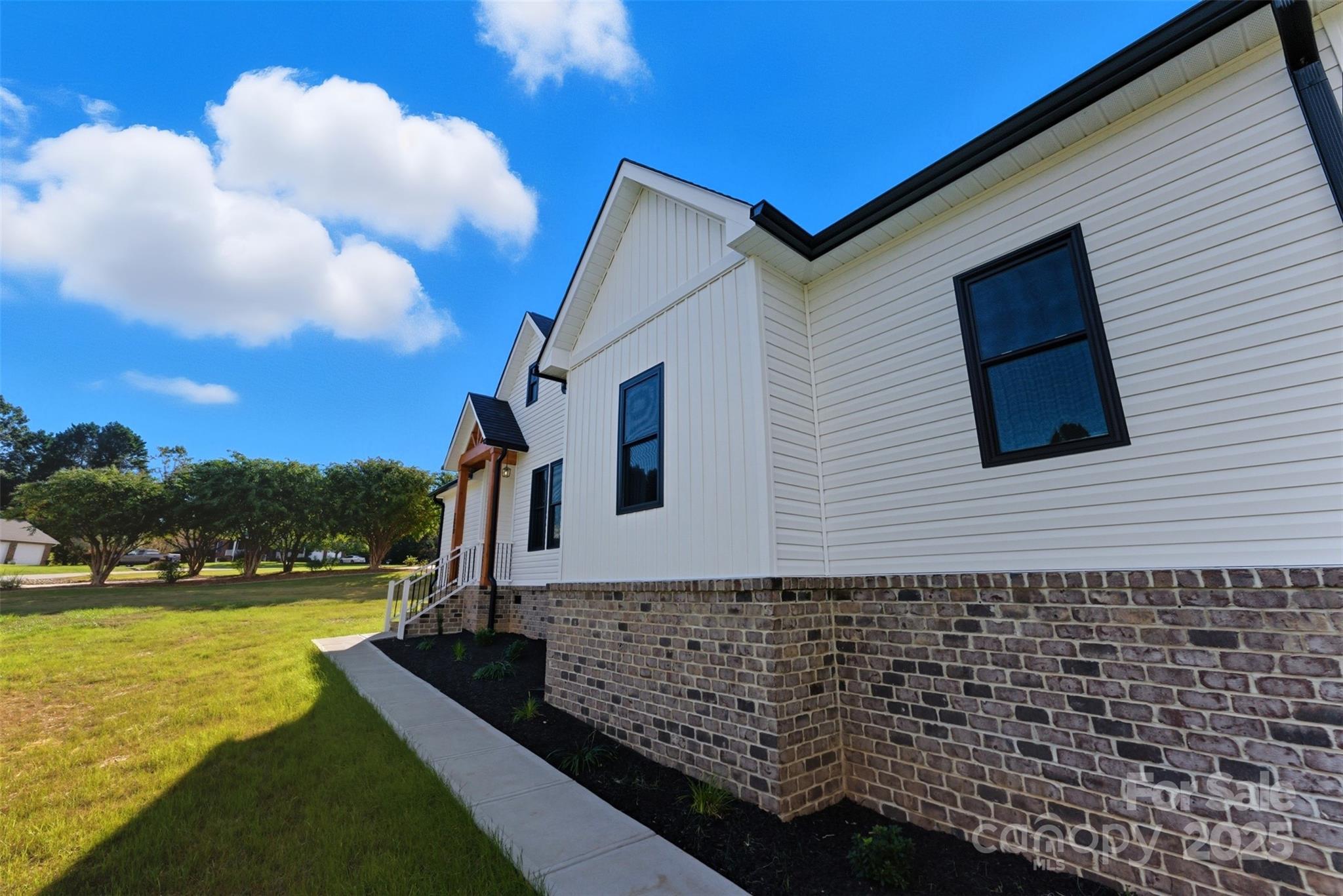 Conover, North Carolina, 28613, United States, 3 Bedrooms Bedrooms, ,2 BathroomsBathrooms,Residential,For Sale,1969077