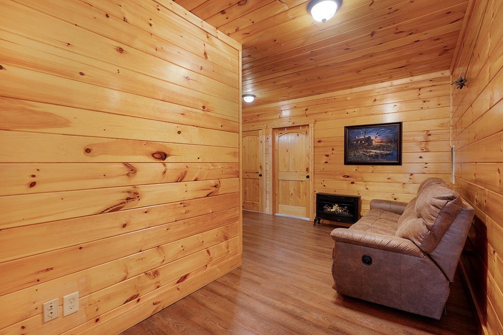 Ellijay, Georgia, 30540, United States, 3 Bedrooms Bedrooms, ,3 BathroomsBathrooms,Residential,For Sale,1837268