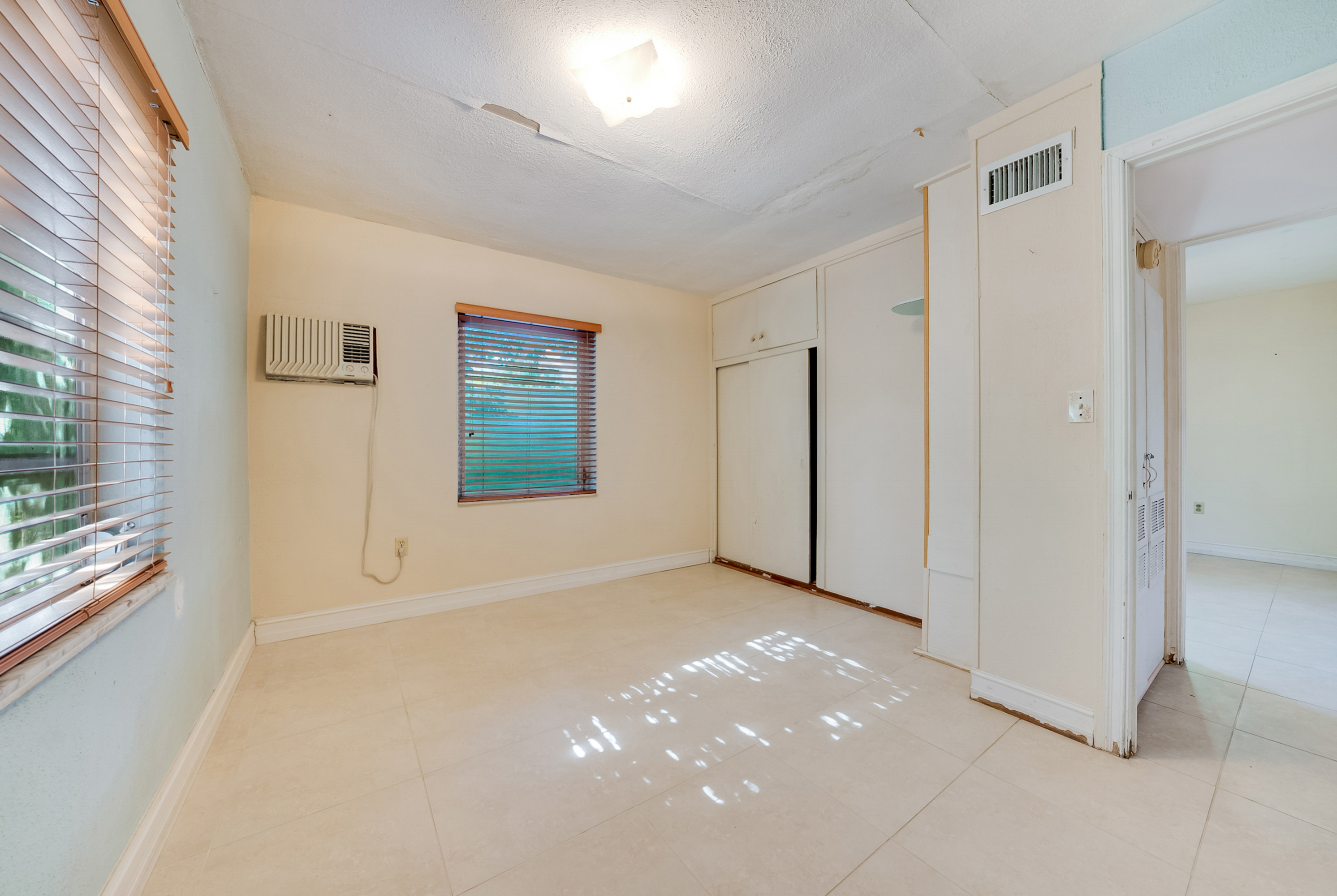  14115 NW 6th Ave, North Miami, FL, 33168 - 物件實景