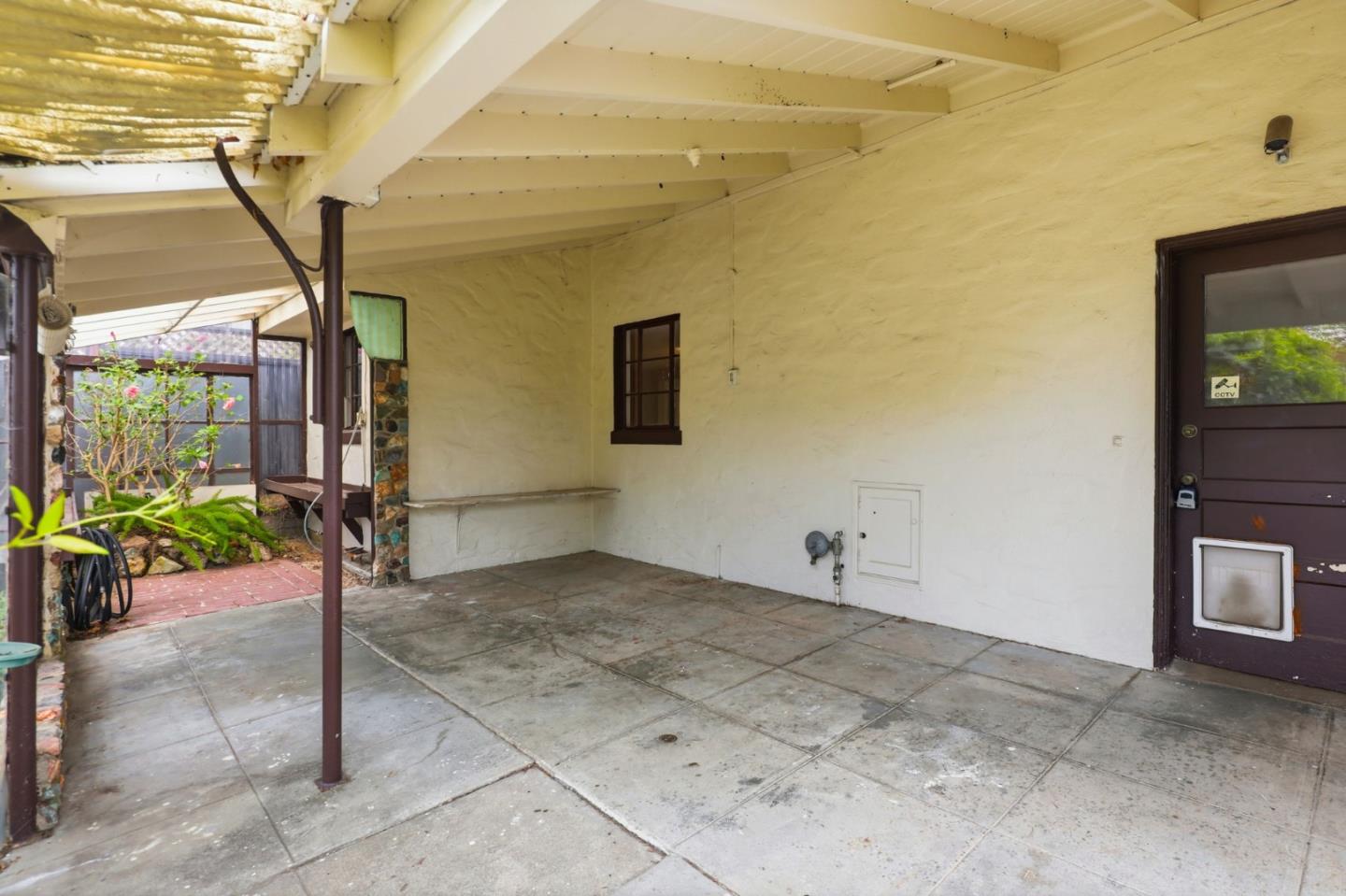 Burlingame, California, 94010, United States, 2 Bedrooms Bedrooms, ,2 BathroomsBathrooms,Residential,For Sale,1987615