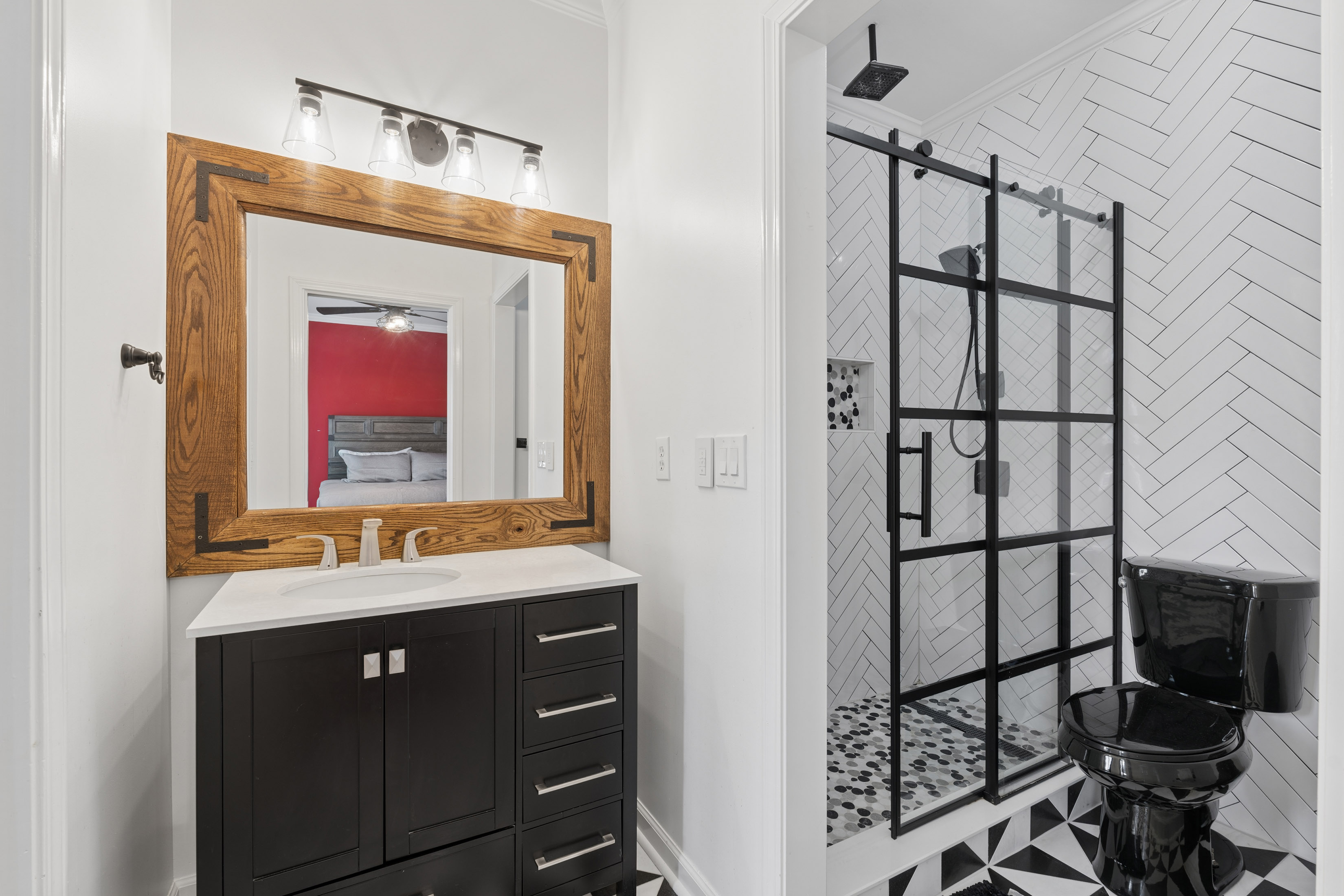  Elegant and Light-filled Townhome in Gated Olde Ivy at Vinings Community - 物件實景