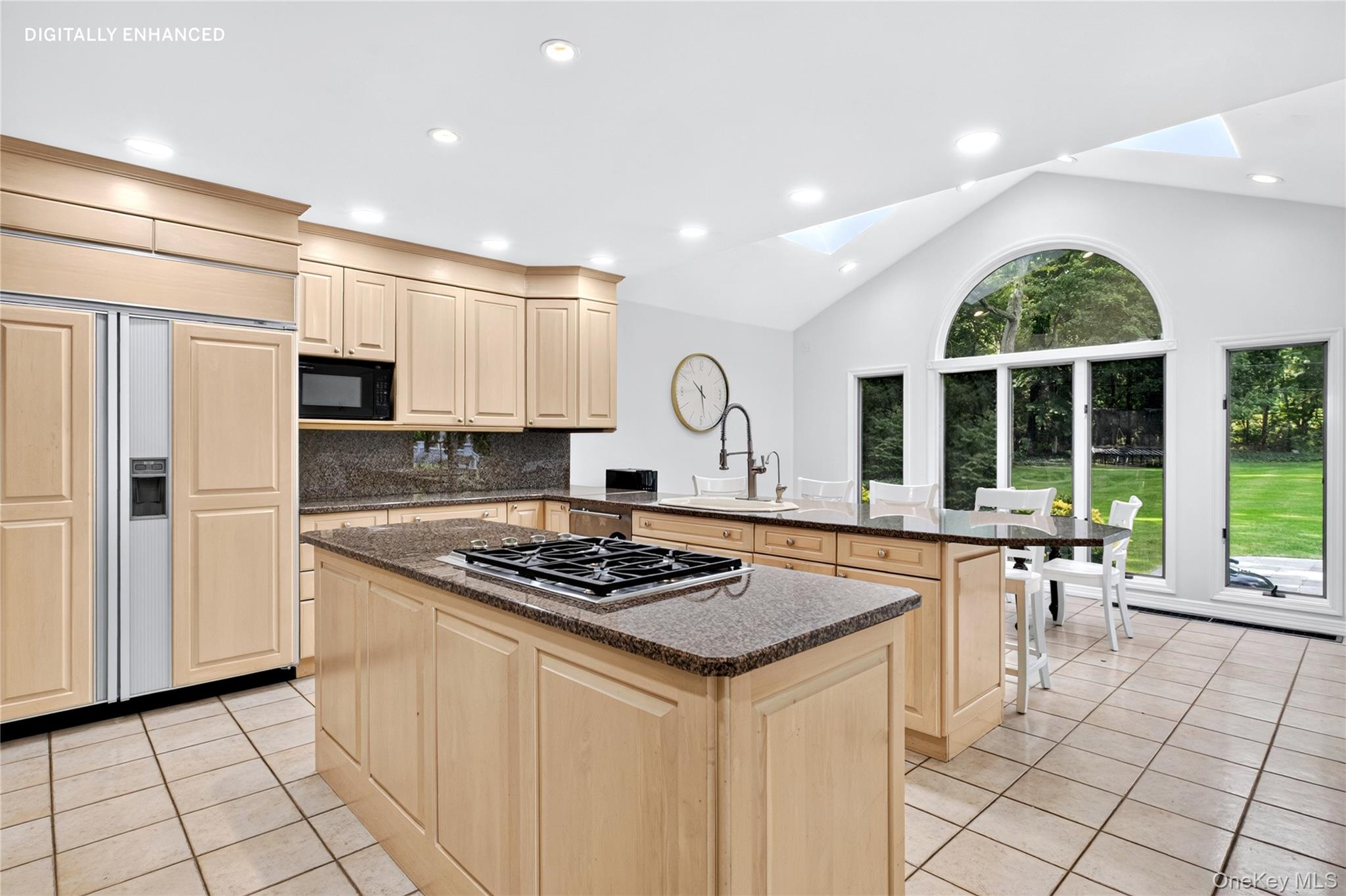 14 Maplewood Lane, East Hills, NY, 11576 - 物件實景