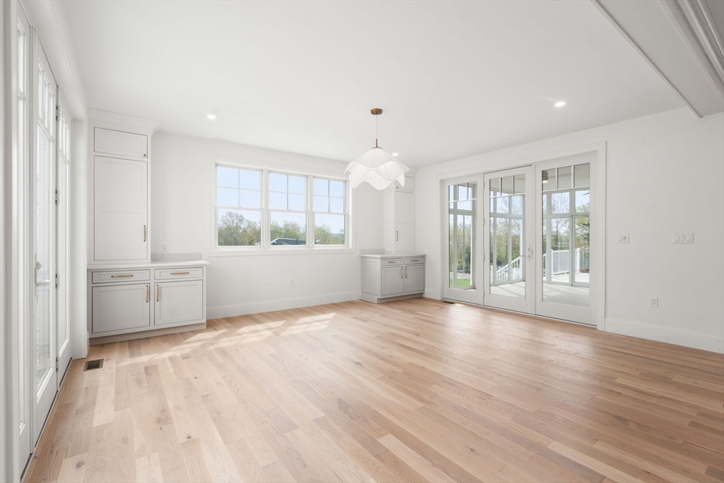 Gloucester, Massachusetts, 01930, United States, 4 Bedrooms Bedrooms, ,5 BathroomsBathrooms,Residential,For Sale,1804807