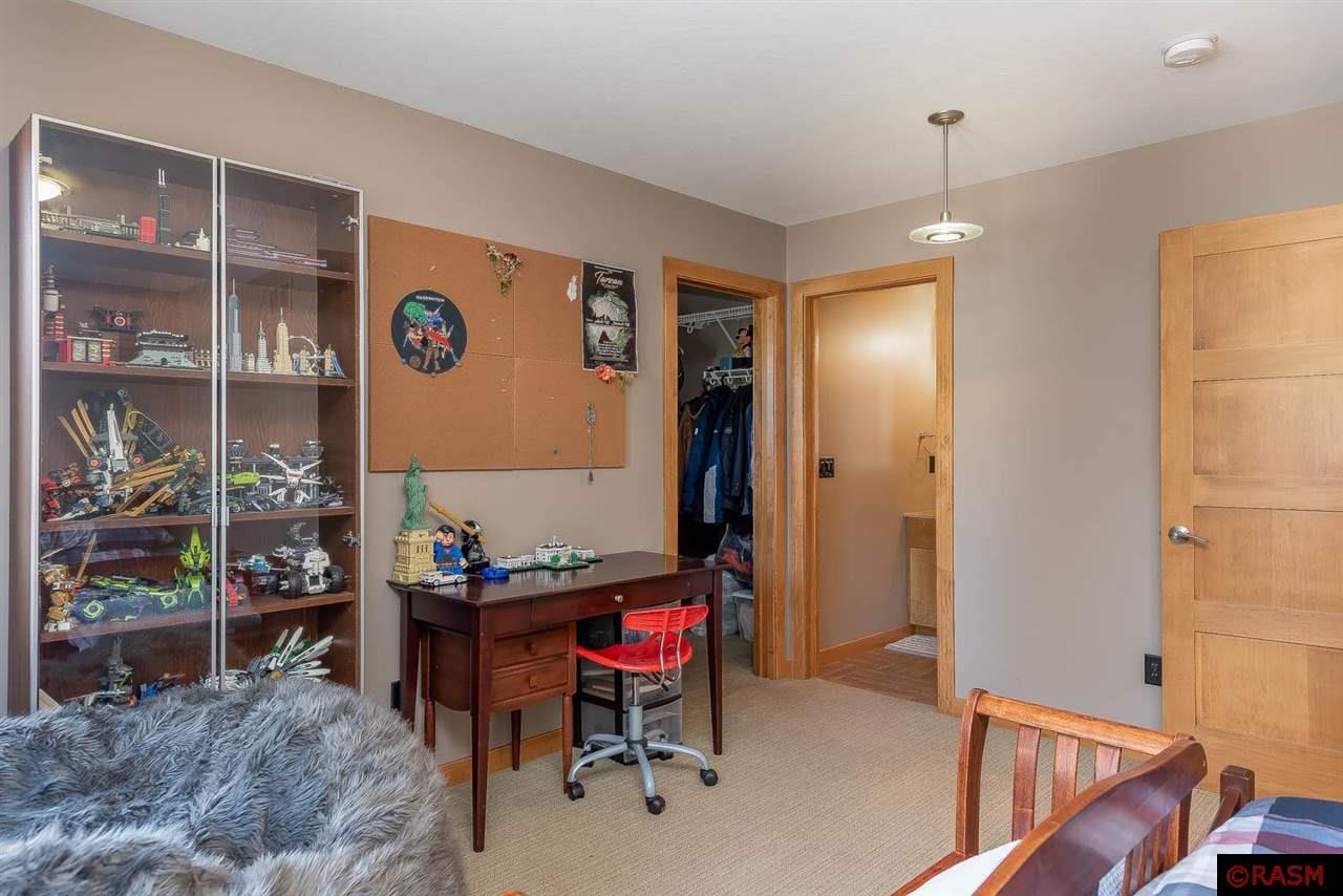 Mankato, Minnesota, 56001, United States, 5 Bedrooms Bedrooms, ,3 BathroomsBathrooms,Residential,For Sale,1976470