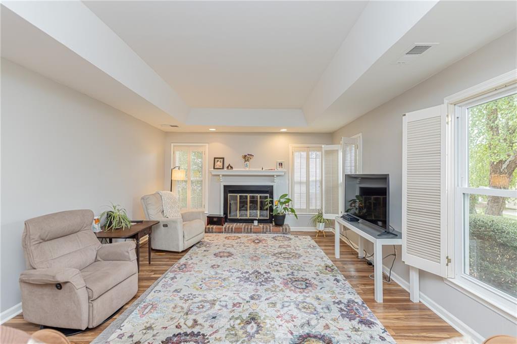 Marietta, Georgia, 30062, United States, 2 Bedrooms Bedrooms, ,2 BathroomsBathrooms,Residential,For Sale,1937708