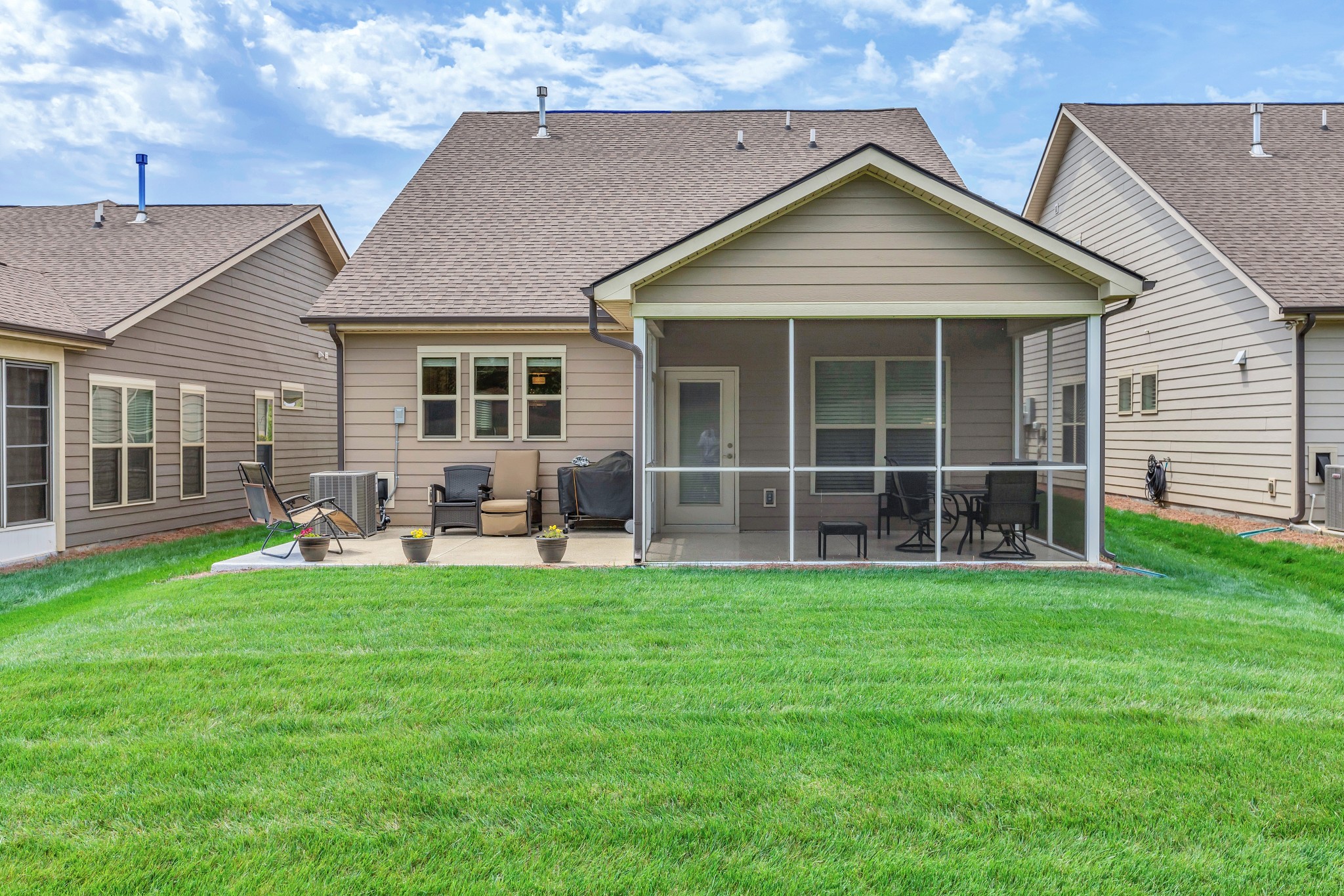 Spring Hill, Tennessee, 37174, United States, 3 Bedrooms Bedrooms, ,2 BathroomsBathrooms,Residential,For Sale,1821005