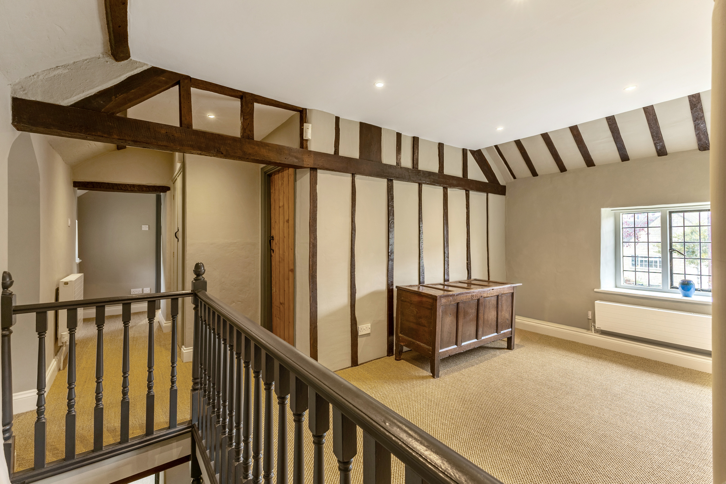  A Cotswolds stone village house with an annexe and extensive outbuildings - 物件實景