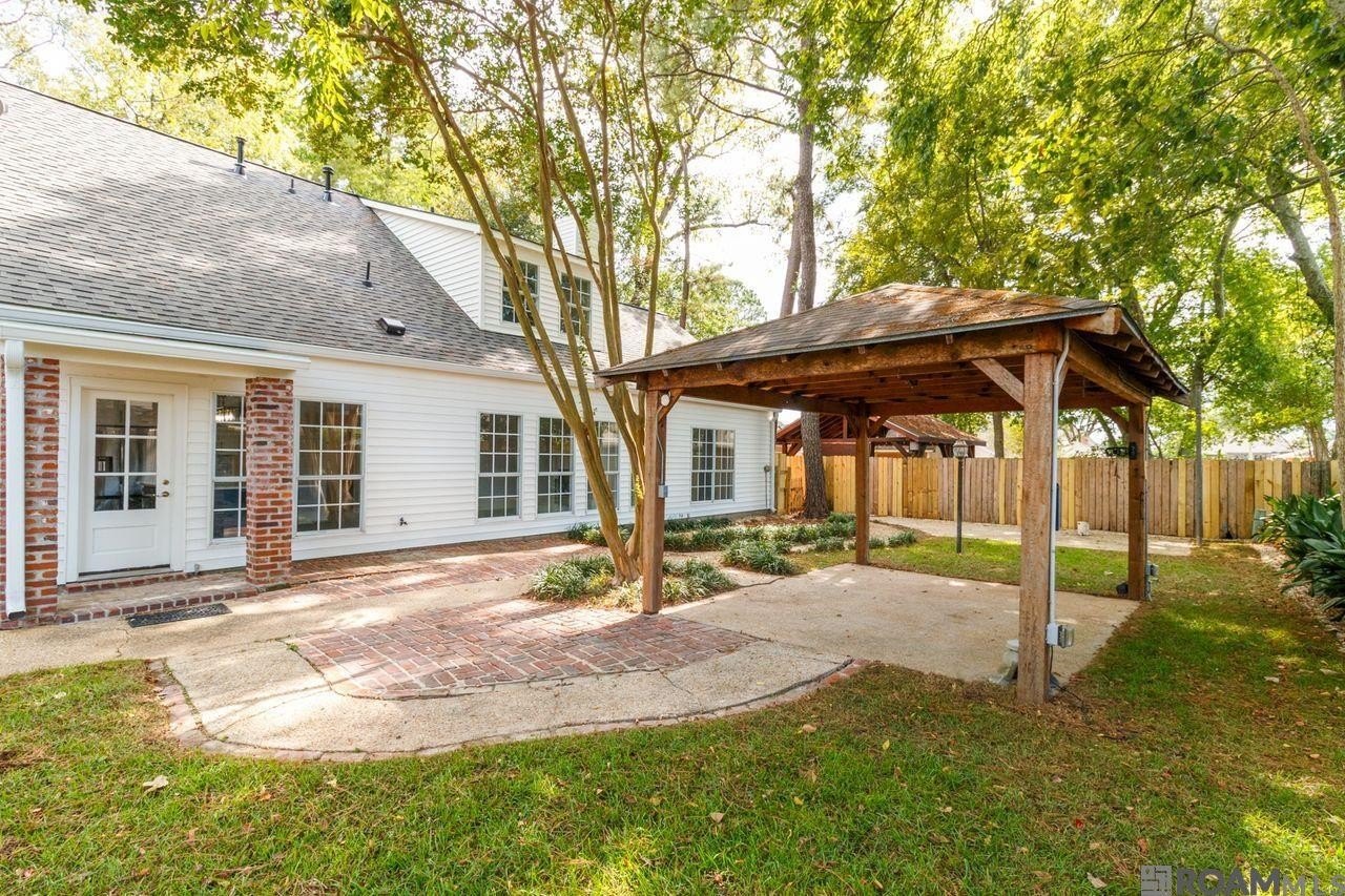 Baton Rouge, Louisiana, 70817, United States, 5 Bedrooms Bedrooms, ,4 BathroomsBathrooms,Residential,For Sale,1984389