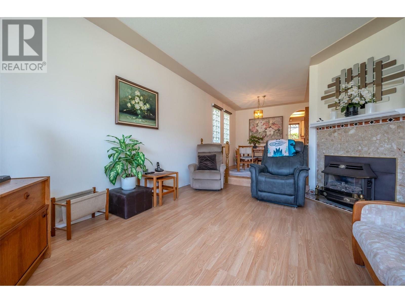 PENTICTON, British Columbia, V2A 8H9, CA, 2 Bedrooms Bedrooms, ,2 BathroomsBathrooms,Residential,For Sale,1961131