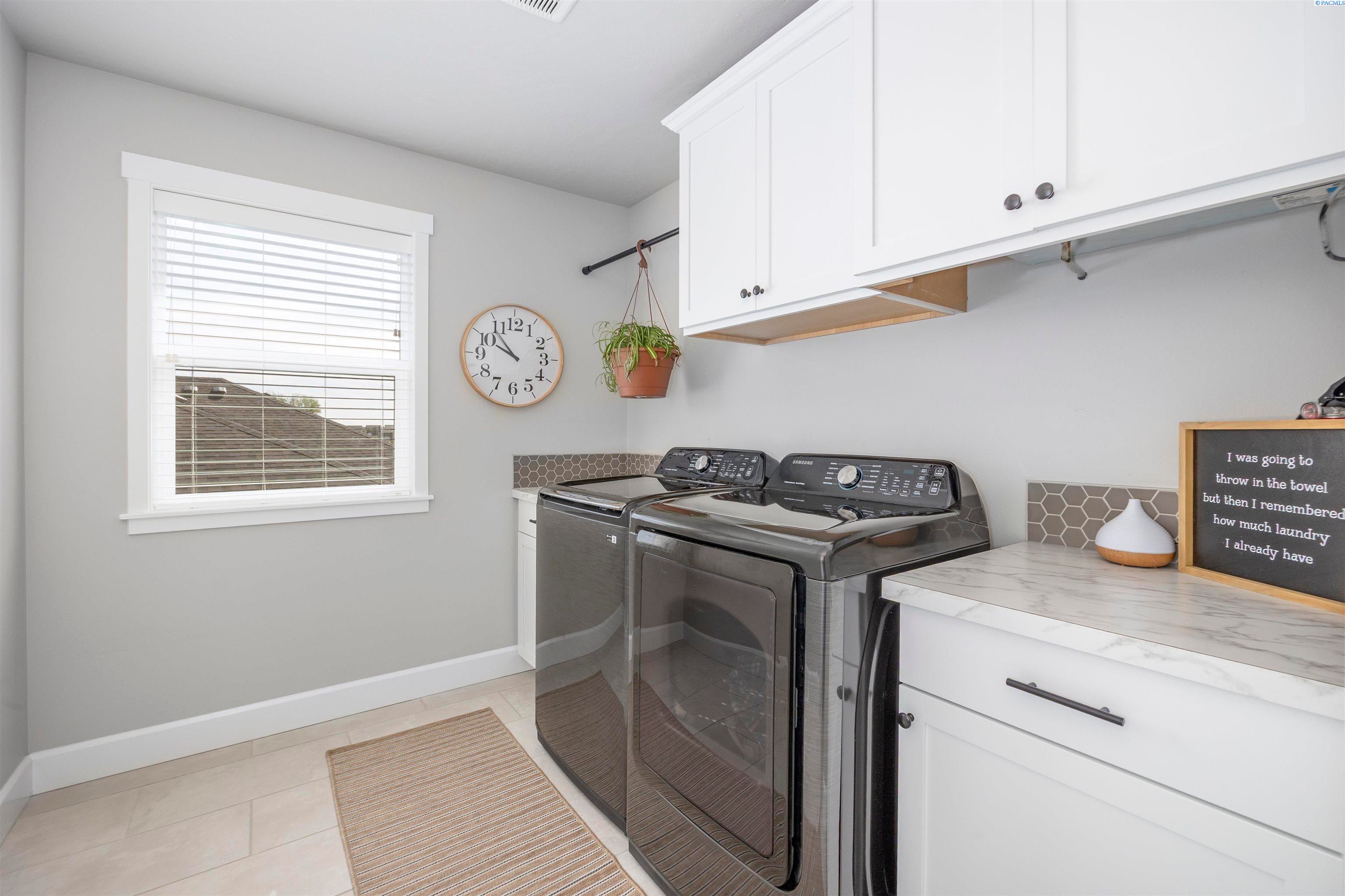 Kennewick, Washington, 99338, United States, 5 Bedrooms Bedrooms, ,3 BathroomsBathrooms,Residential,For Sale,1984207