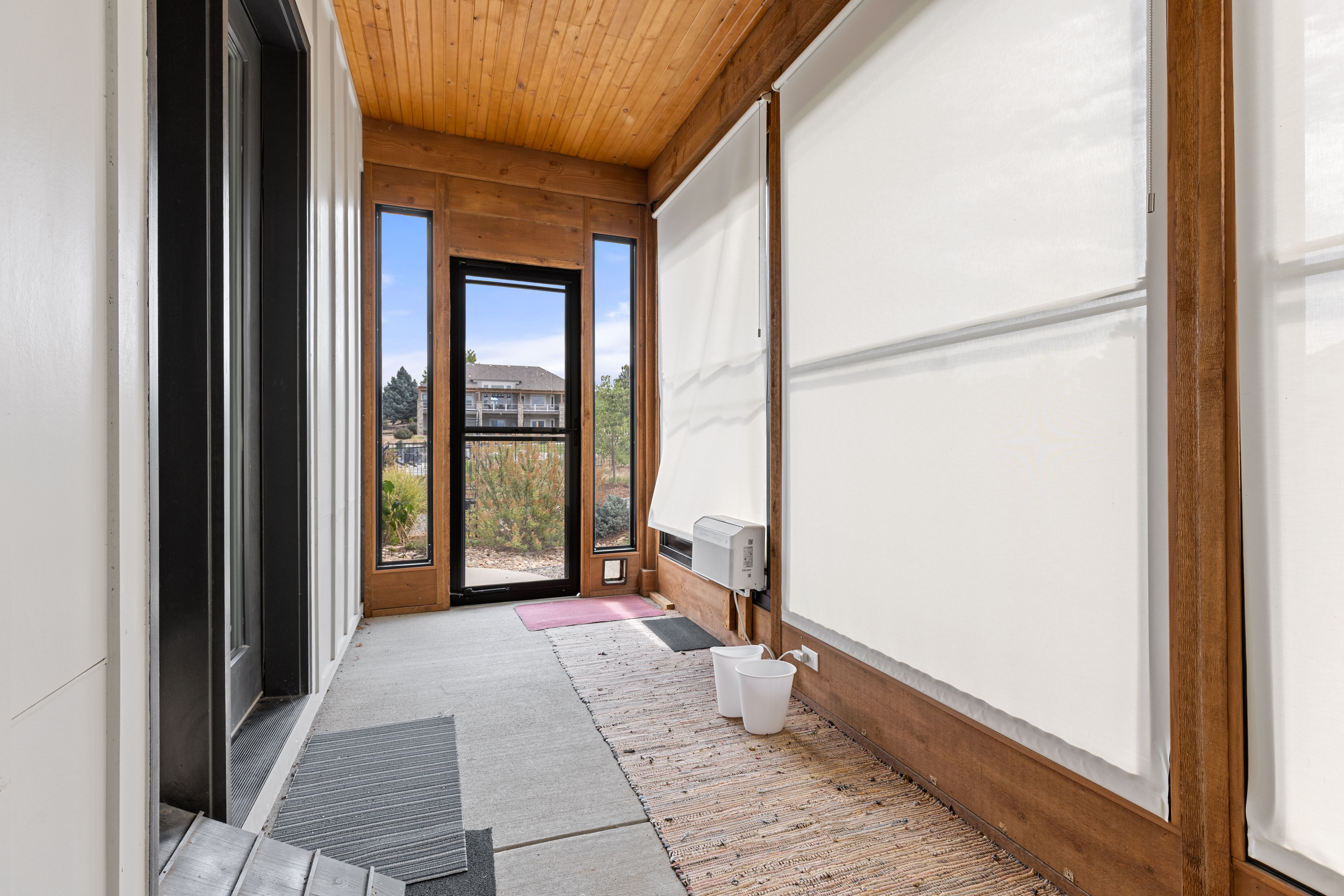  Amazing Opportunity For Multigenerational Living - 物件實景