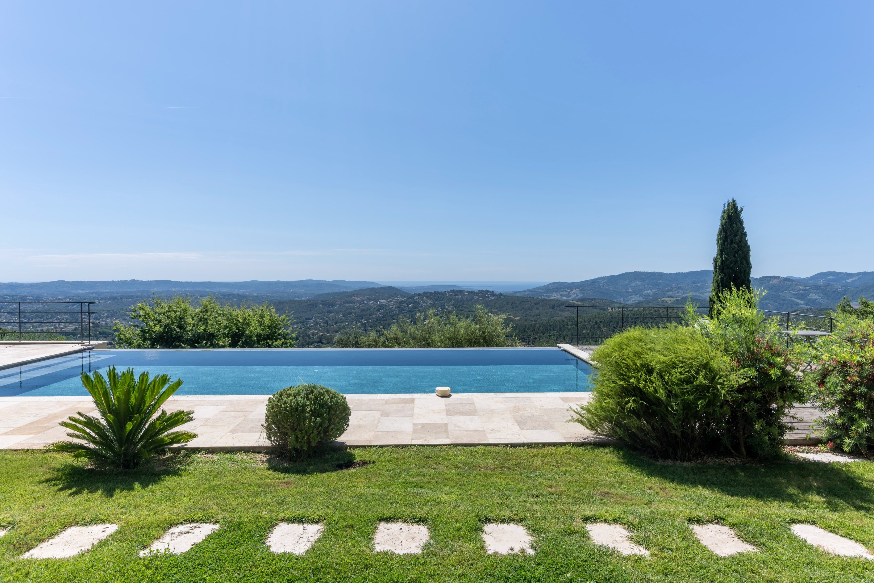  Le Tignet, renovated villa for sale with panoramic sea views, infinity pool and… - 物件實景