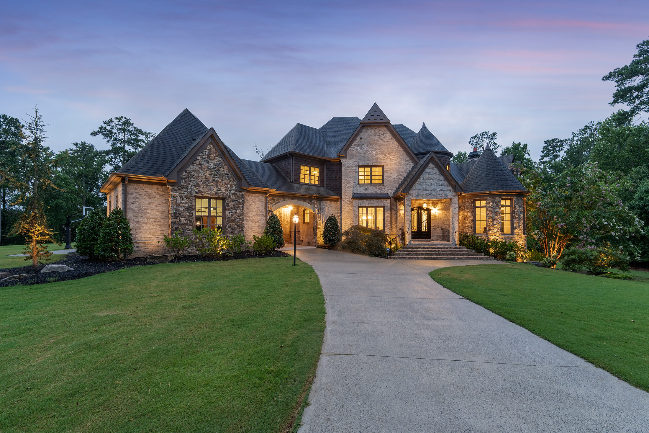  Old World Charm Meets Modern Luxury on This Milton Estate - 物件實景