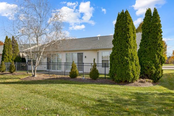 Huntley, Illinois, 60142, United States, 2 Bedrooms Bedrooms, ,2 BathroomsBathrooms,Residential,For Sale,1989906