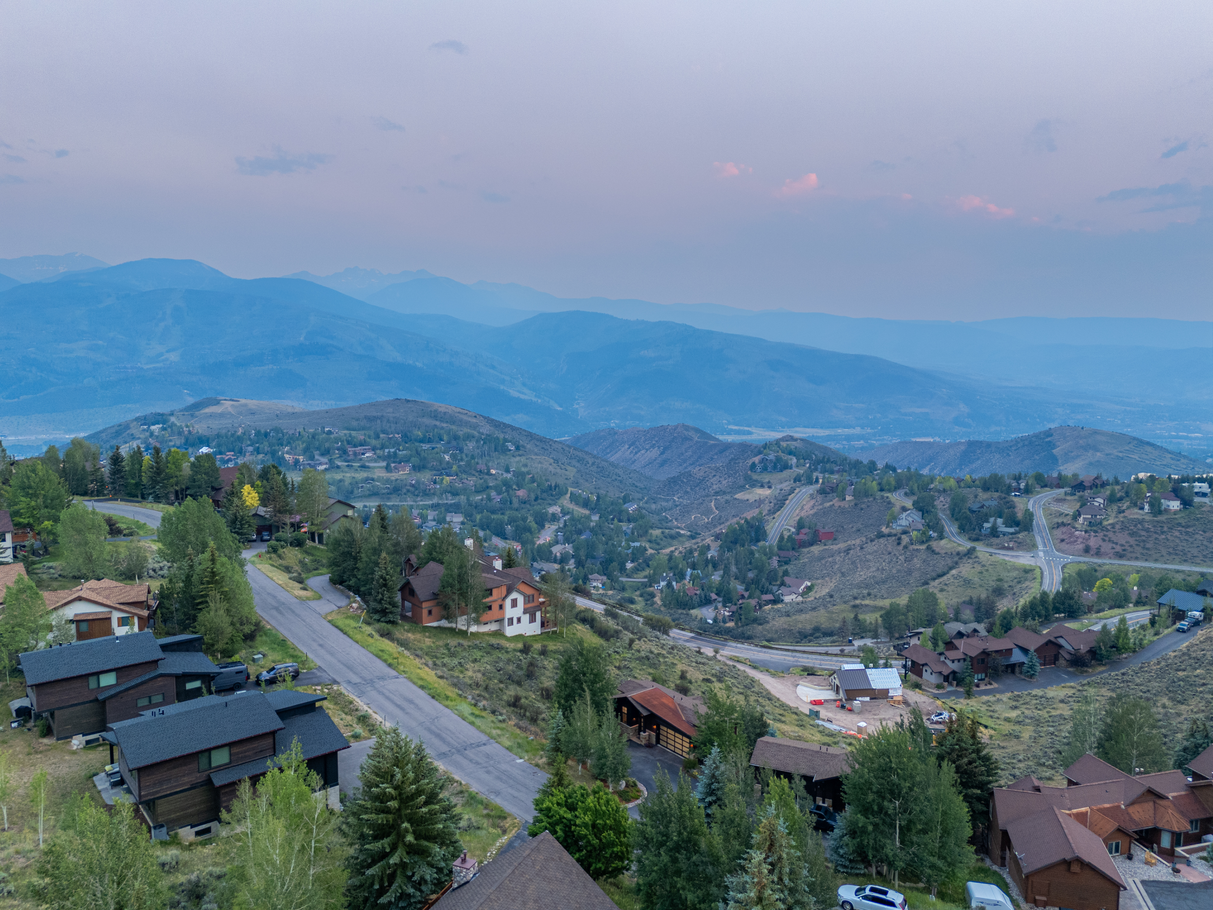  Enjoy Exceptional Southern and Western Mountain Views in Wildridge - 物件實景
