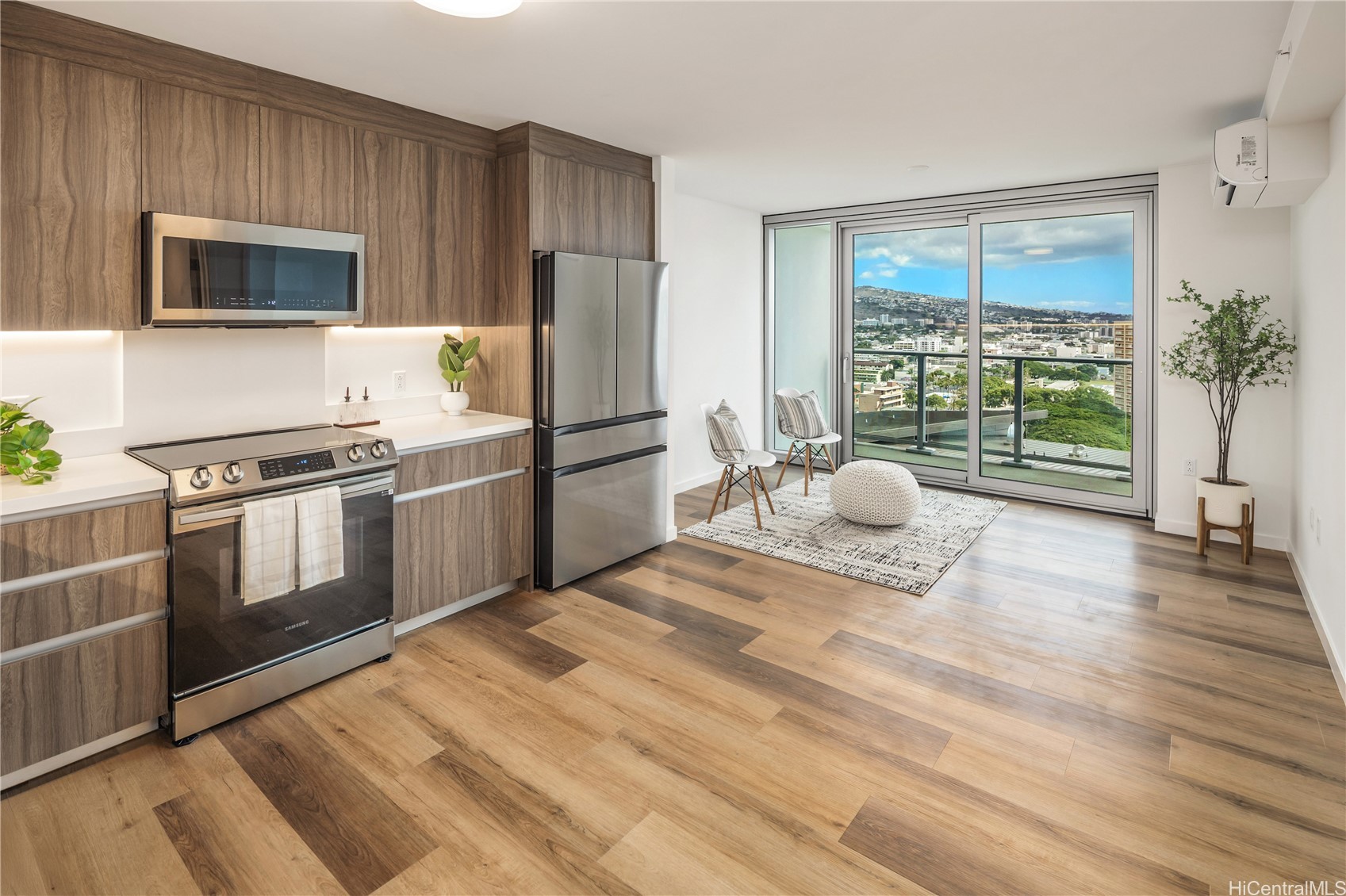 Honolulu, Hawaii, 96814, United States, 1 Bedroom Bedrooms, ,1 BathroomBathrooms,Residential,For Sale,1992137