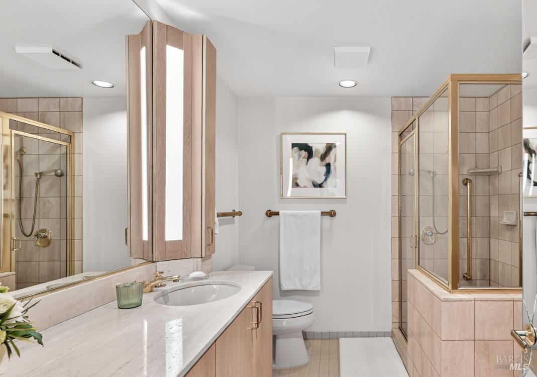 San Rafael, California, 94903, United States, 1 Bedroom Bedrooms, ,2 BathroomsBathrooms,Residential,For Sale,1896555