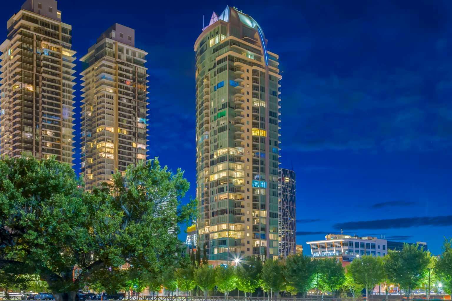 CALGARY, Alberta, T2G 0C7, CA, 2 Bedrooms Bedrooms, ,3 BathroomsBathrooms,Residential,For Sale,1837993