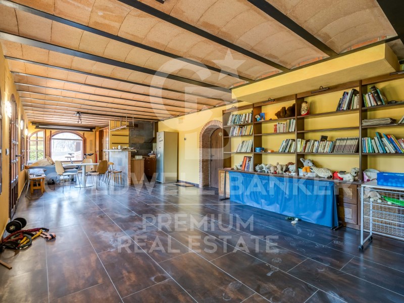 Cerdanyola del Vallès, Catalonia, ES, 4 Bedrooms Bedrooms, ,4 BathroomsBathrooms,Residential,For Sale,1613649